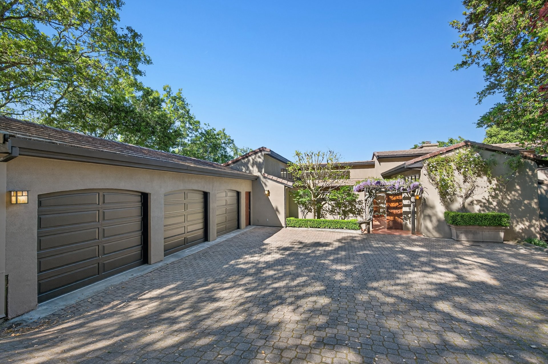 25 Wood Acres Ct