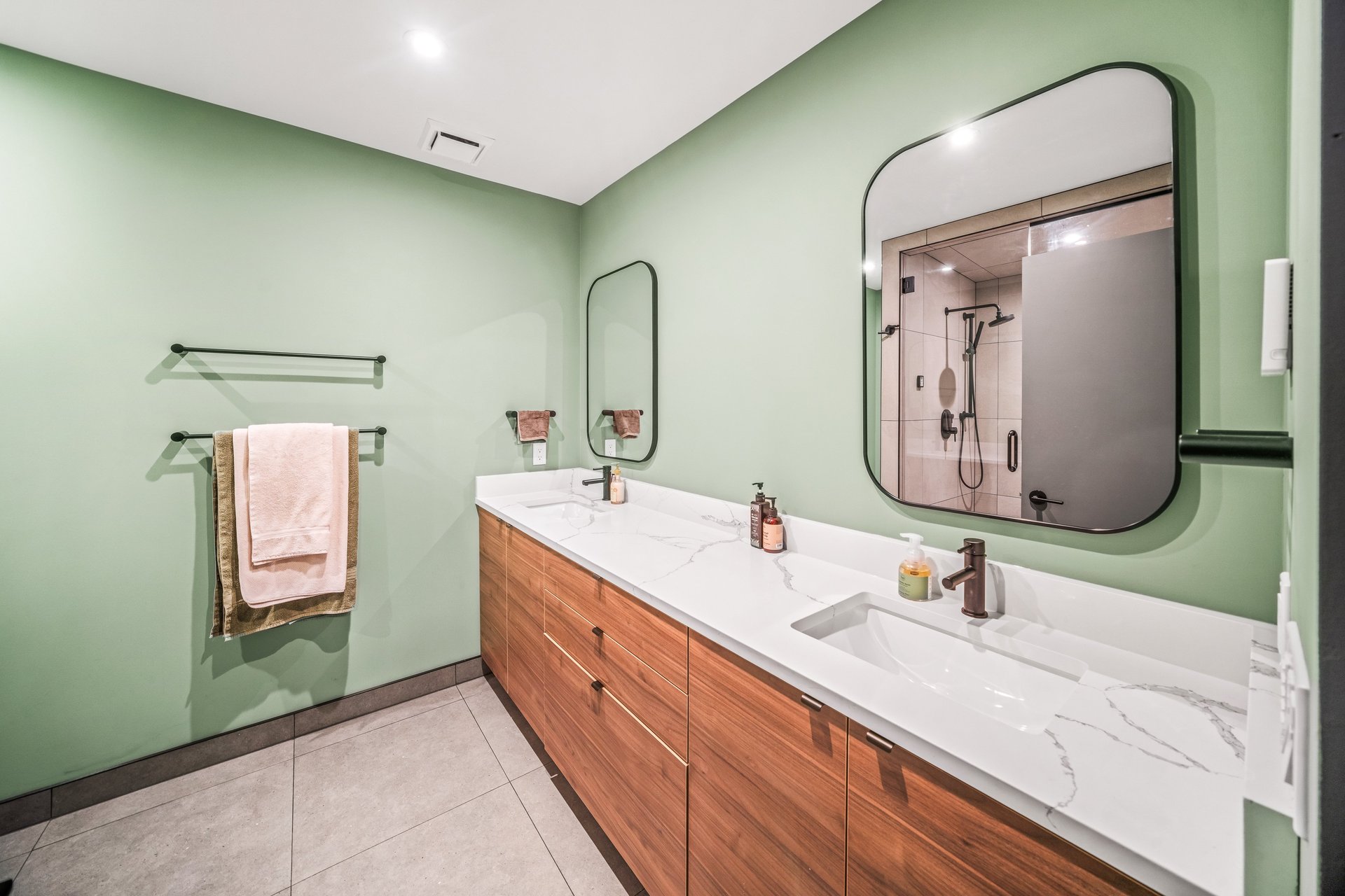 108 Lougheed Circle