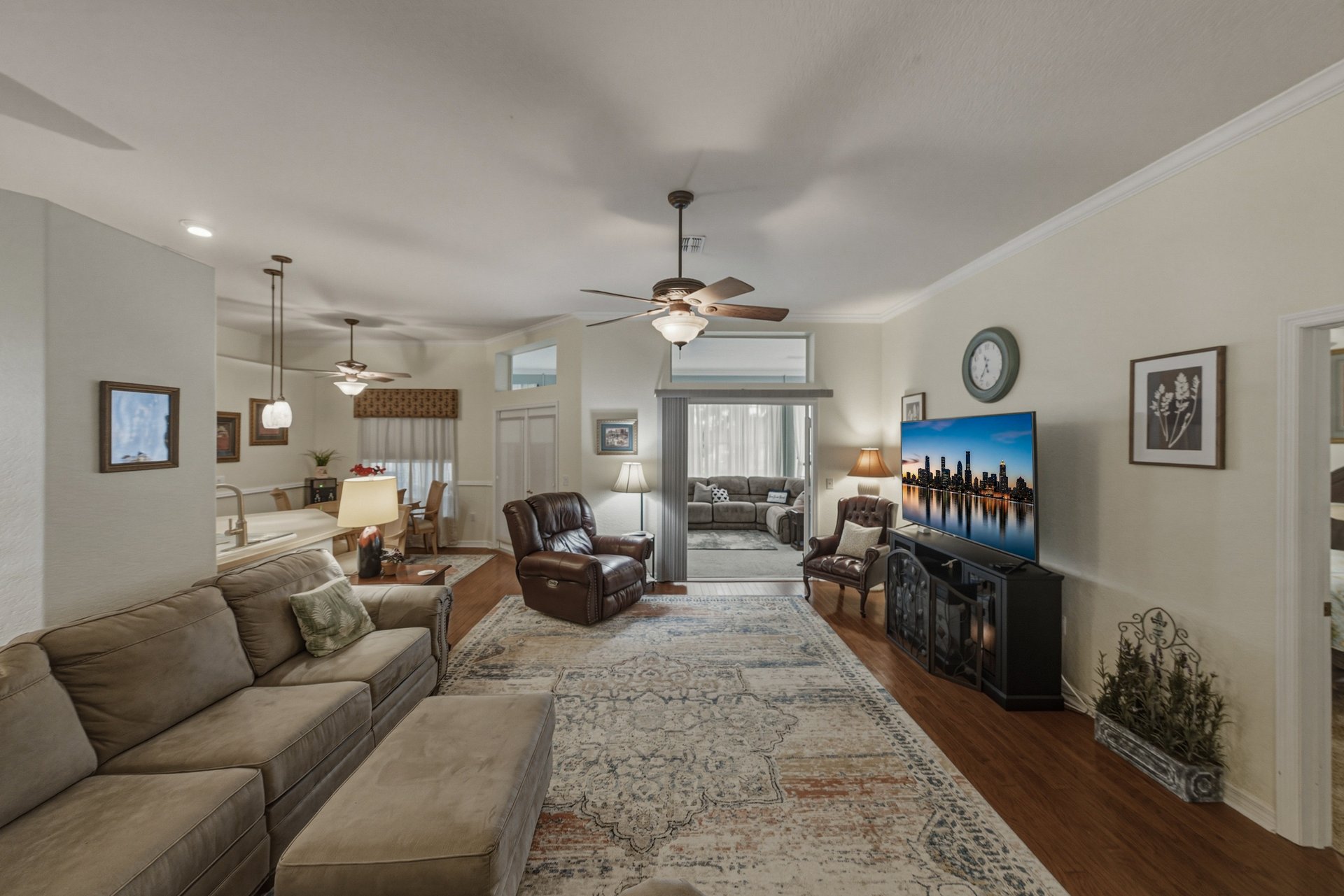 12215 WOODLANDS CIR