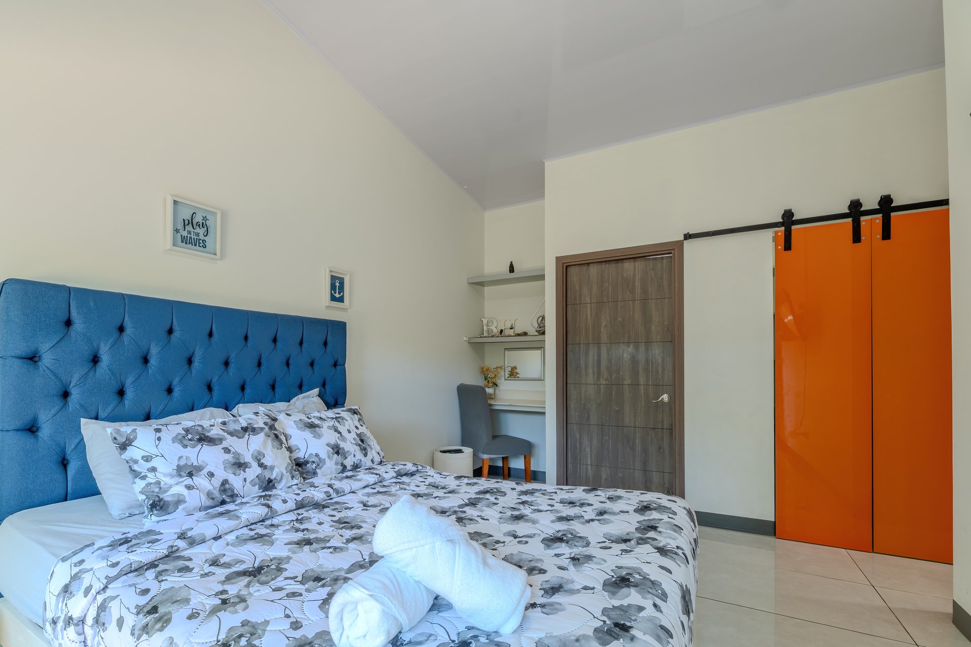 Playa Chamán Beach Home for Sale – 3 Br, Pool, Walk to the Beach | $329,000