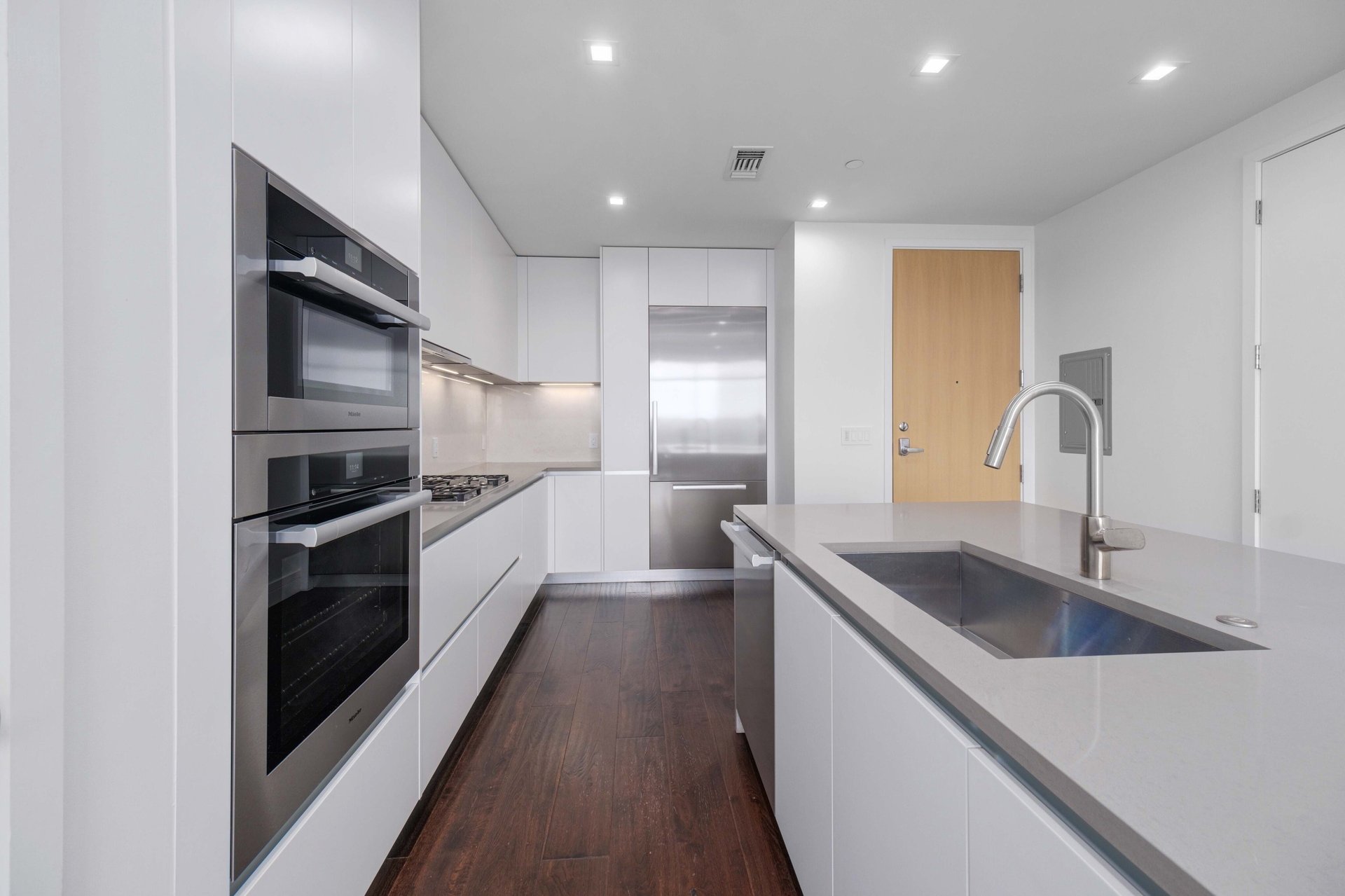 501 West Ave #2302