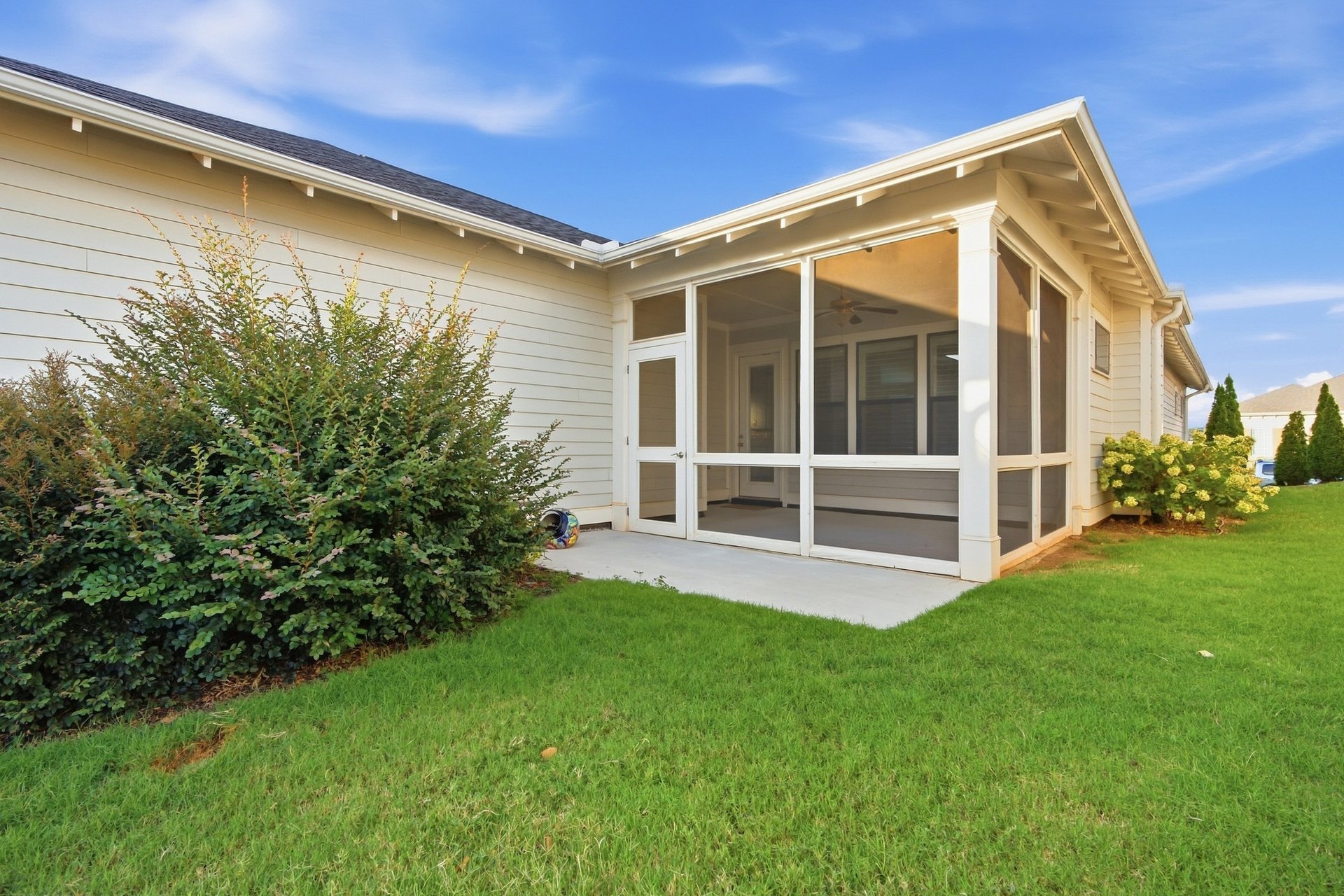 Craftsman Charm Meets Modern Luxury in Clift Farm