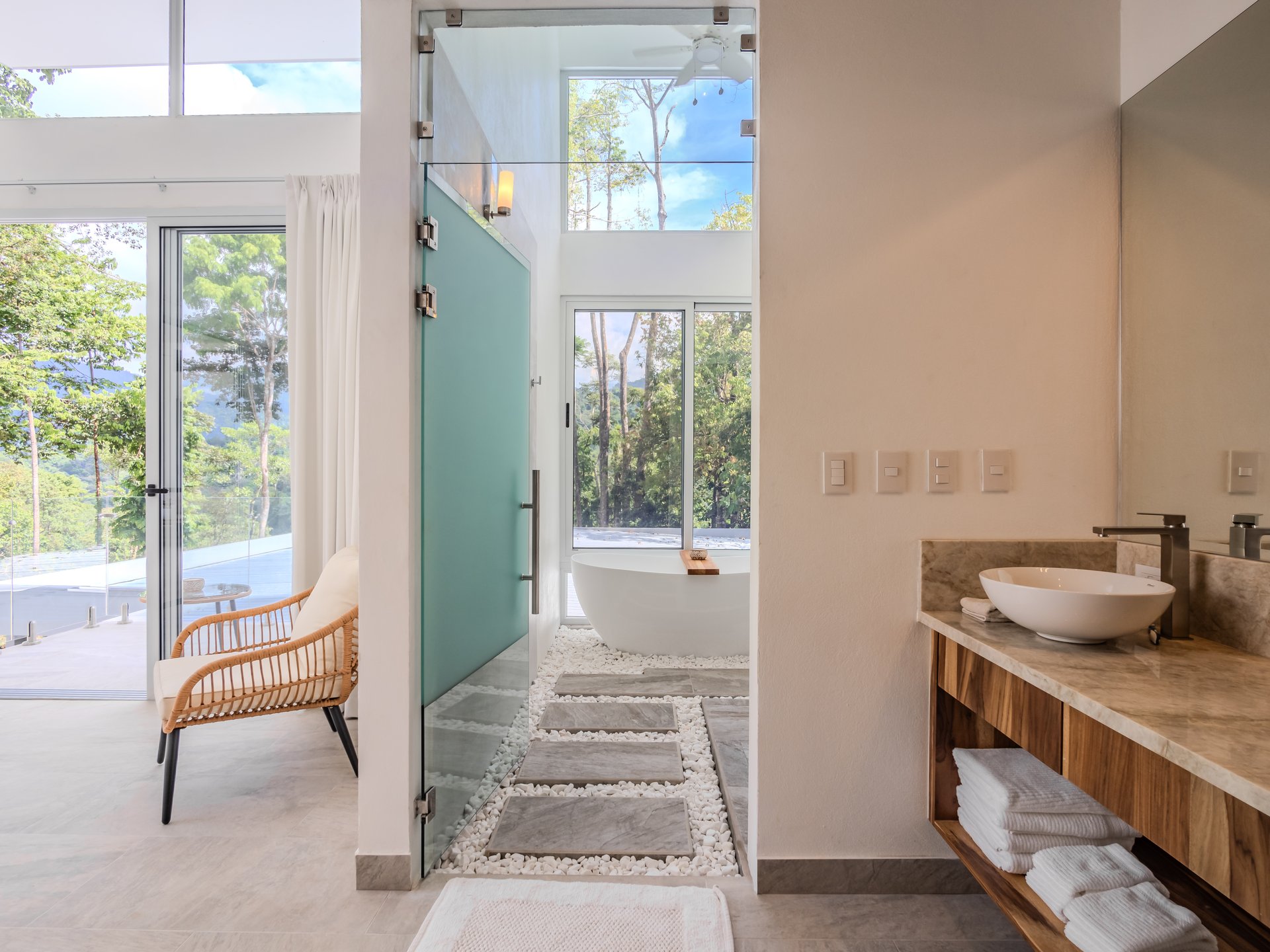 An Exclusive, Sunny Ridge-Top 4-Bed Designer House With Unforgettable Mountain & Jungle Views