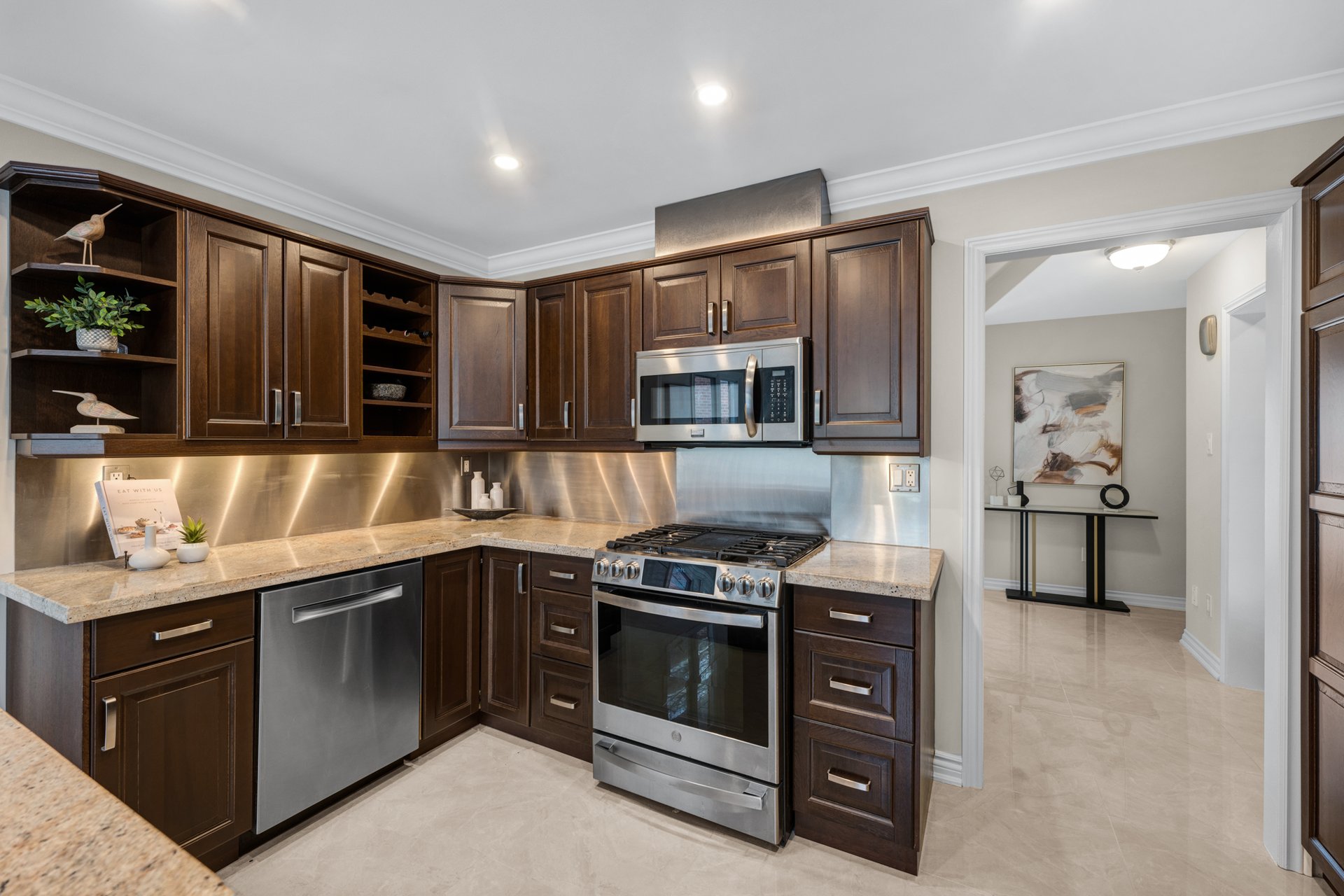1053 Red Pine Cres