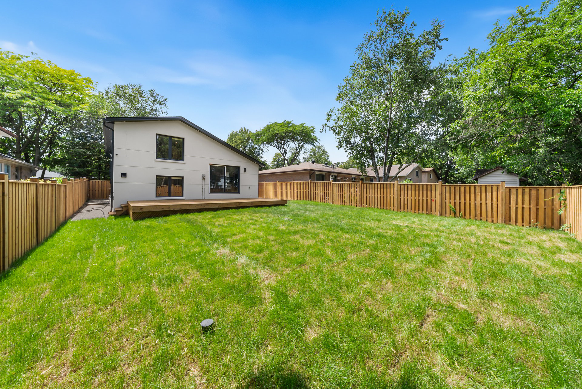 1495 Thetford Crt