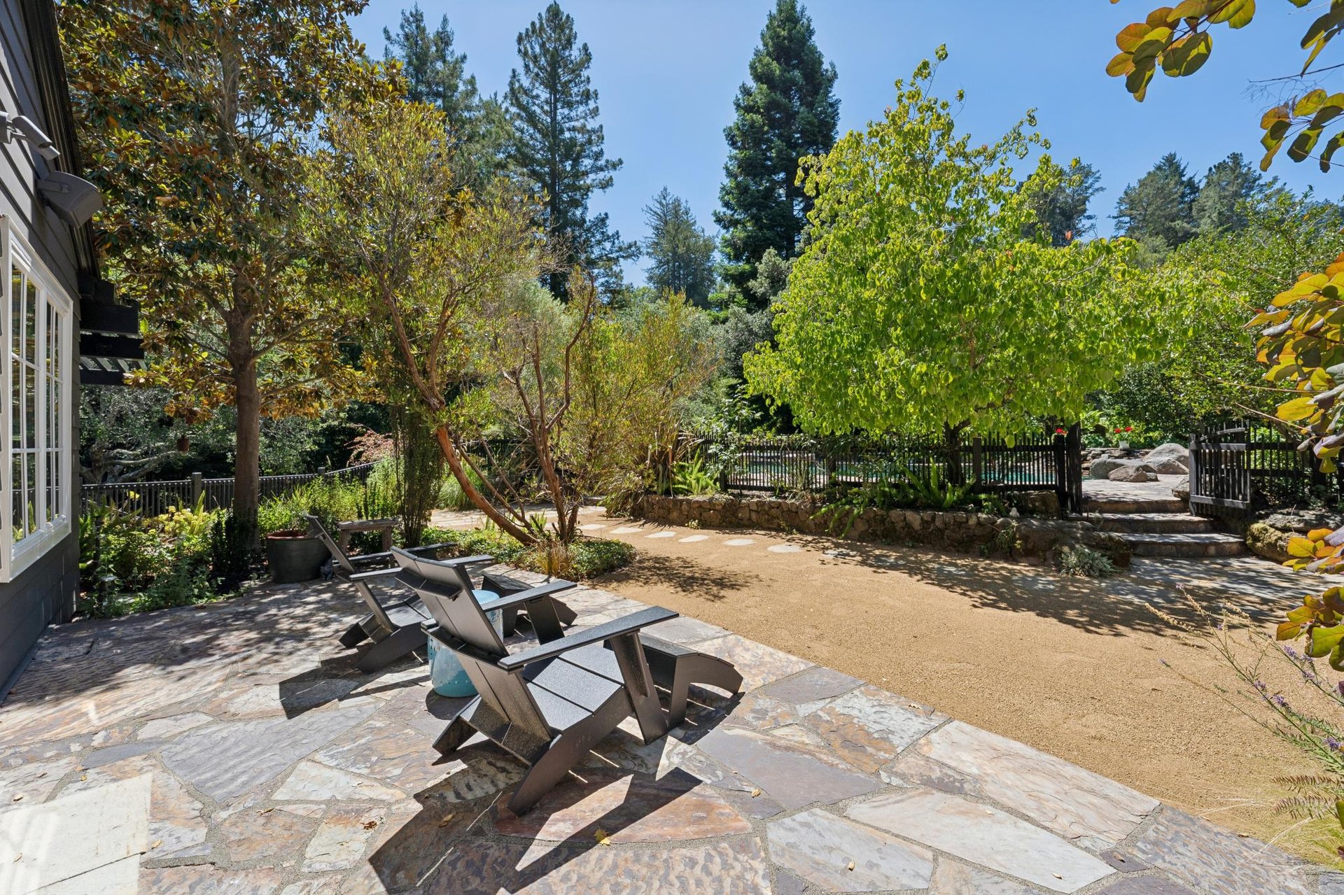 28 Black Log Rd