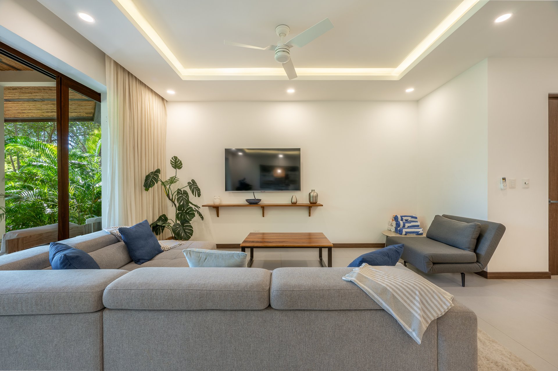 Malinches 27 A/B | Turnkey 6-Bedroom Duplex Investment in Hacienda Pinilla
