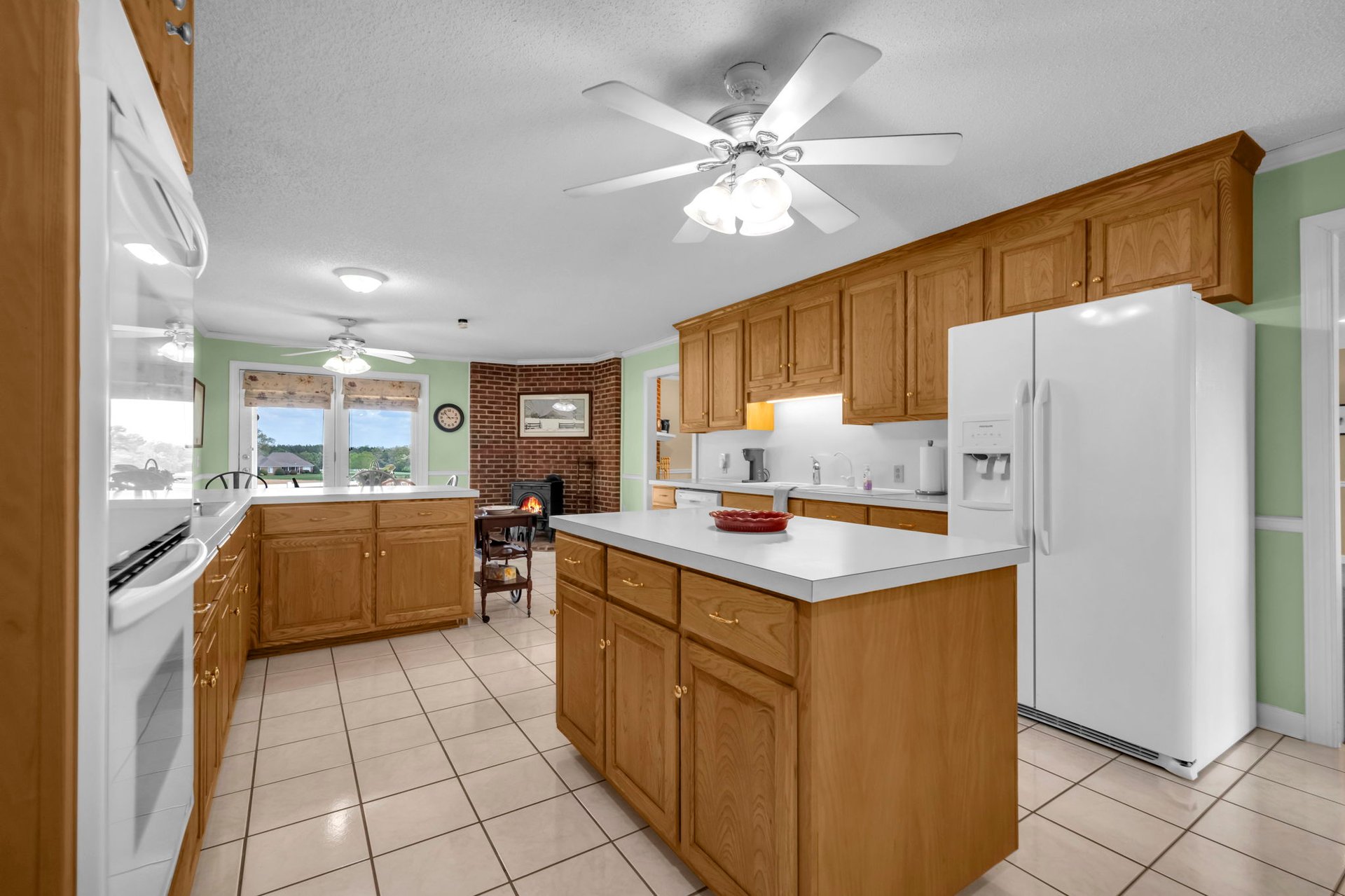 824 N Forest Hills School Rd