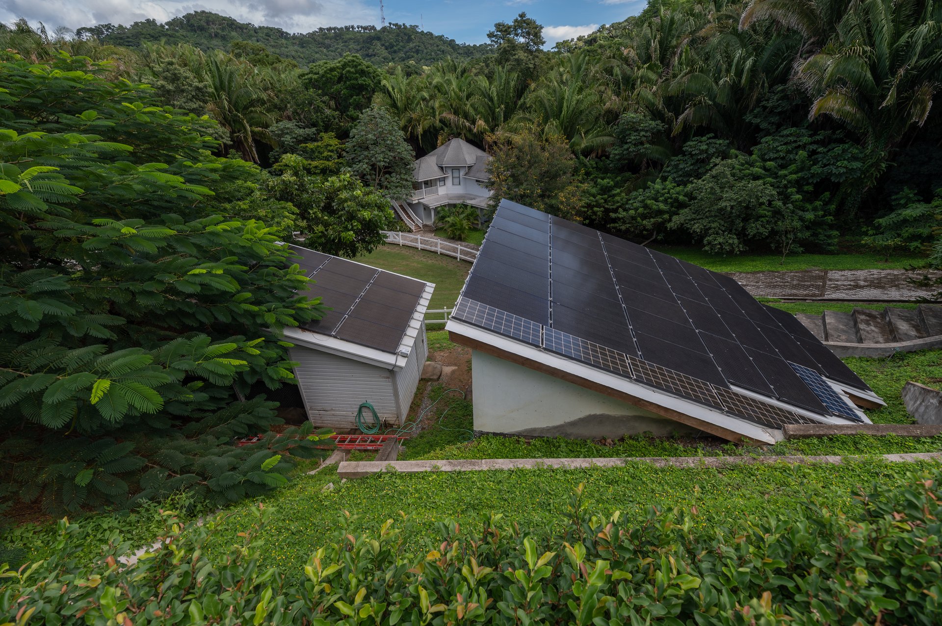 Little Farm By the Sea - Roatan Island