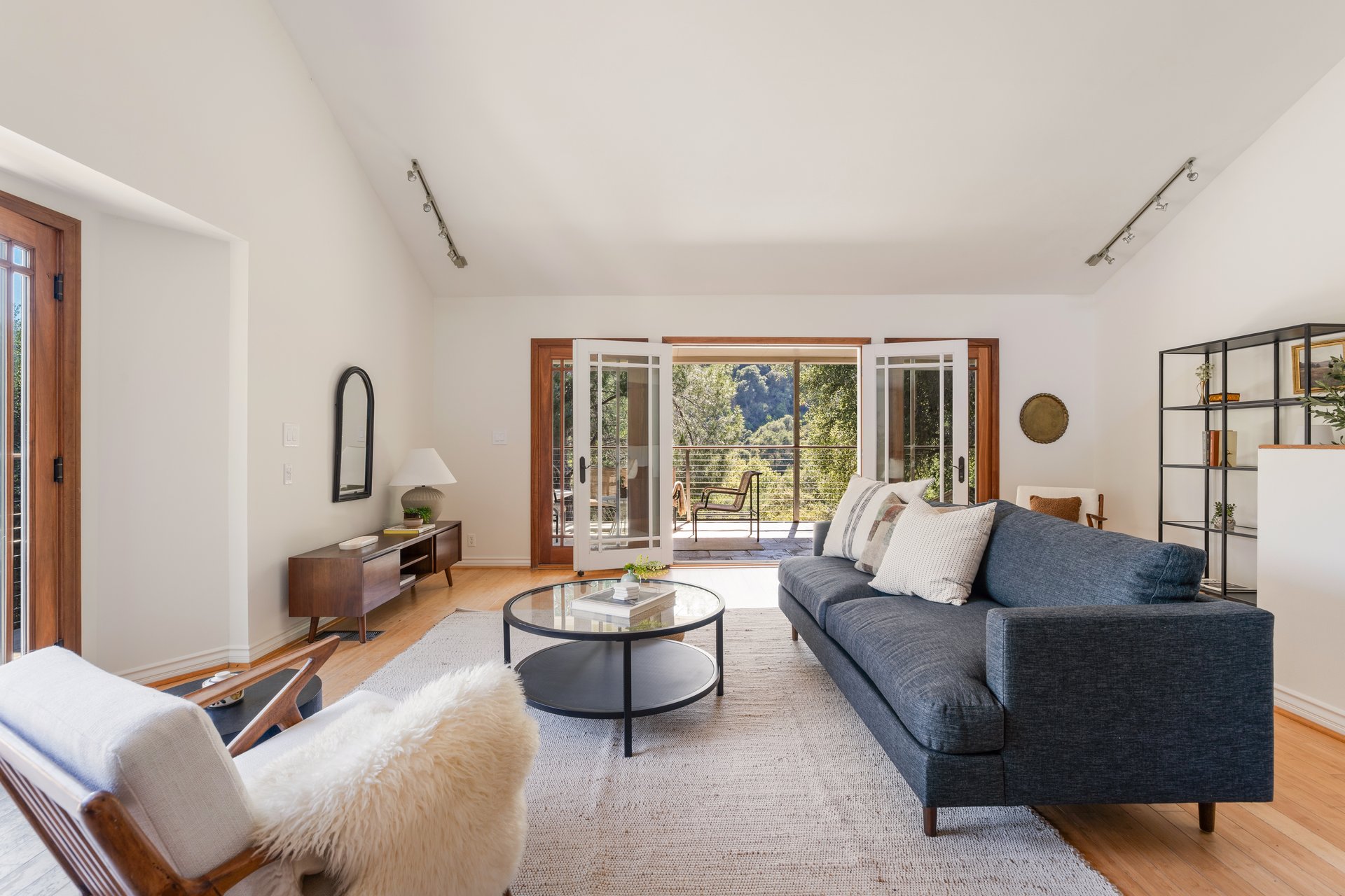1310 N Topanga Canyon Blvd