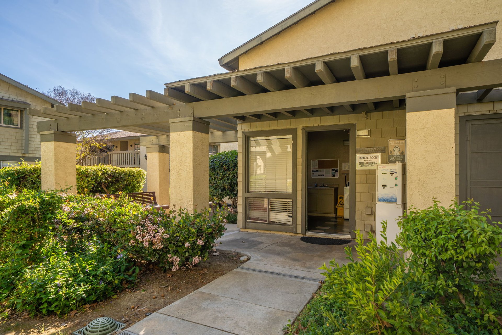 960 E Bonita Avenue 91