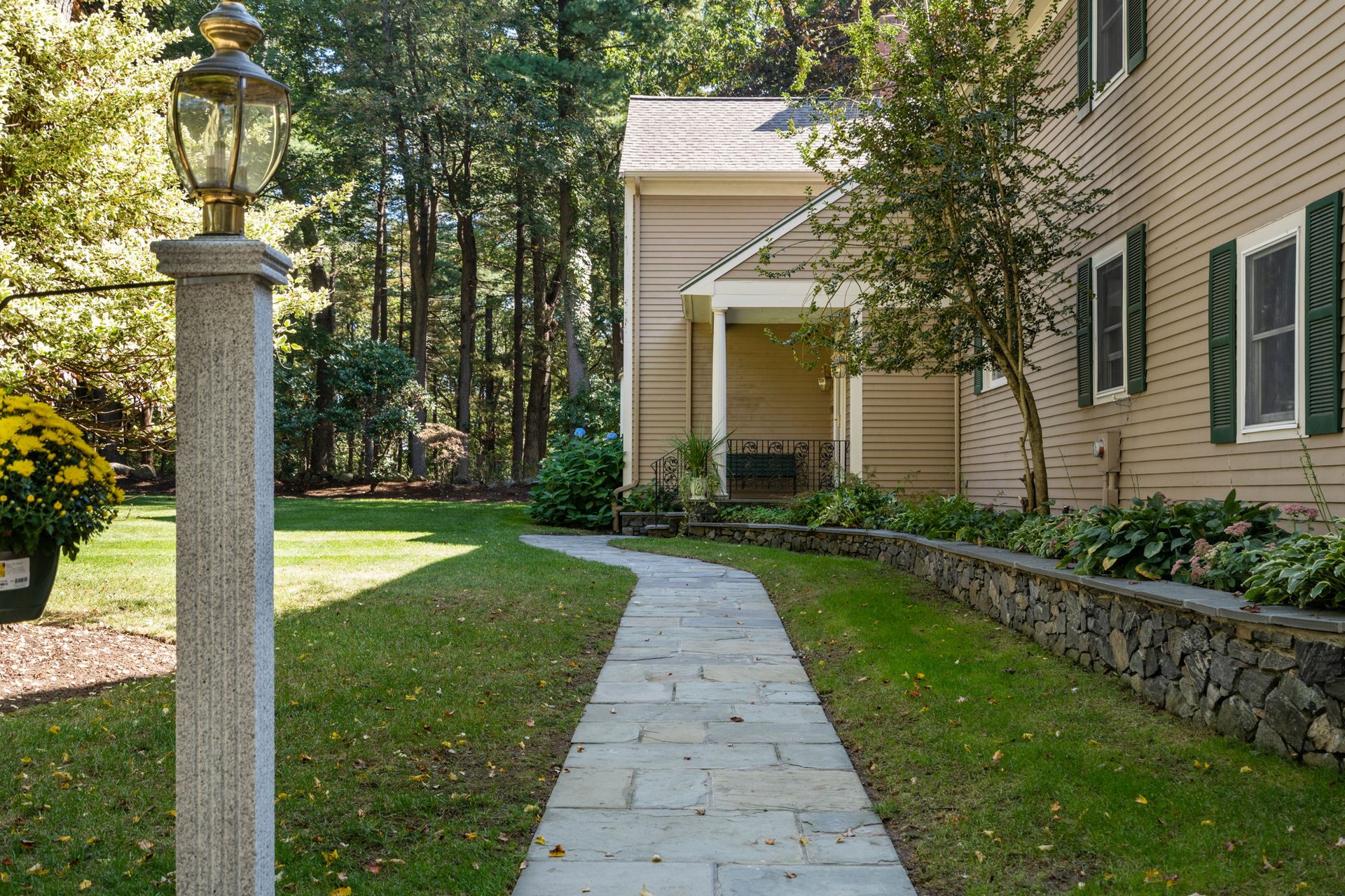 4 Leslie Rd