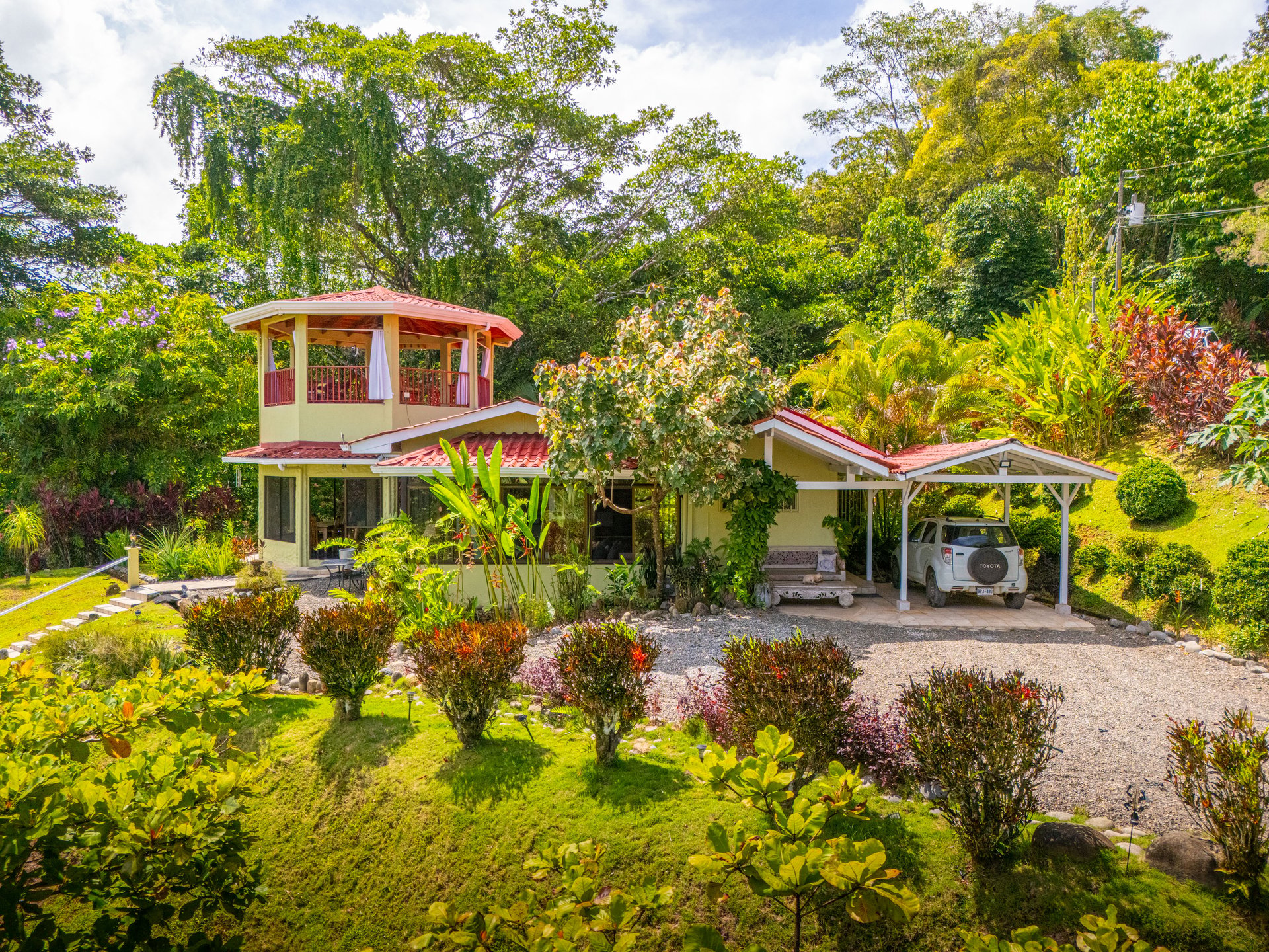 Amazing Mountain View and Ocean View House and Guest House on 4.5 Acres of land in Ojochal