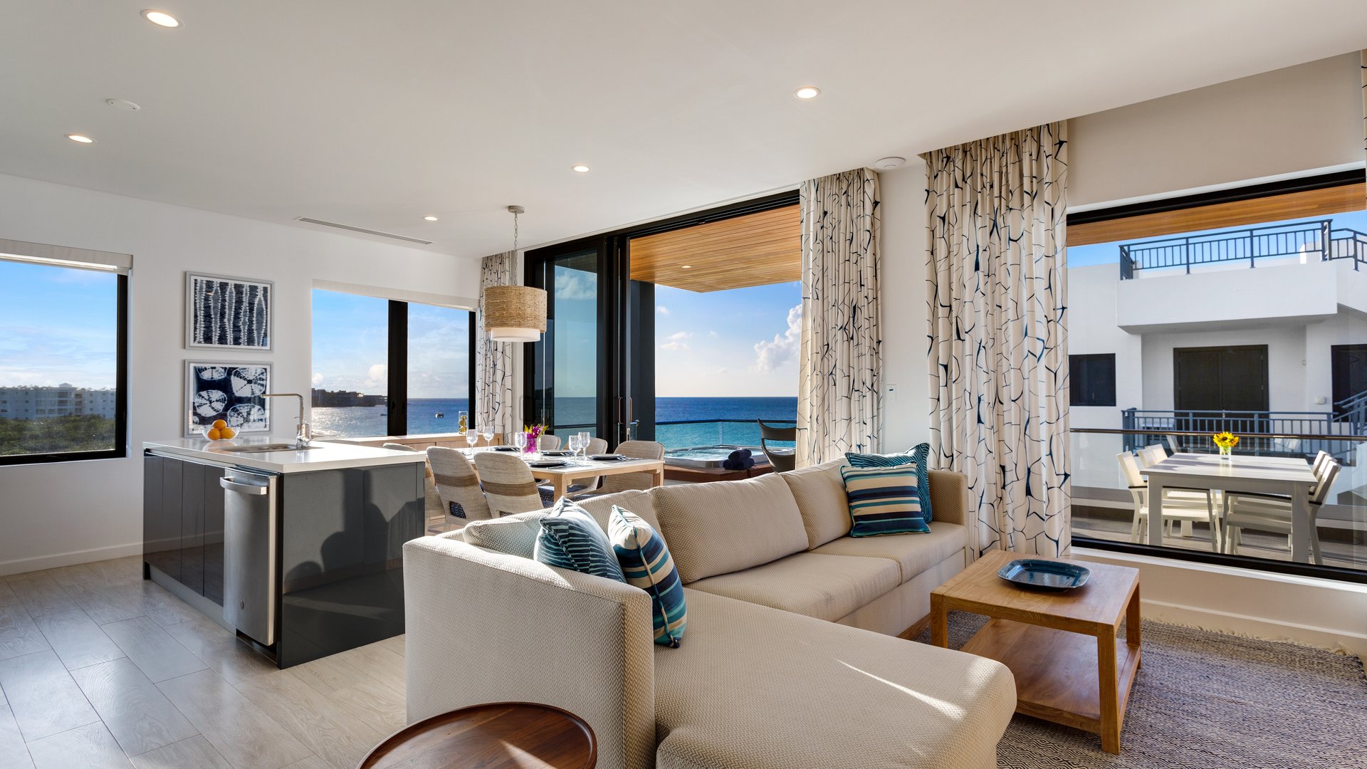 Tranquility Beach - Penthouse Villa 
