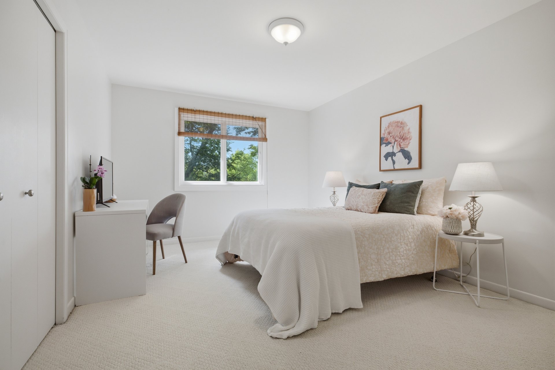 Rare Court Location on Oakville Golf Course