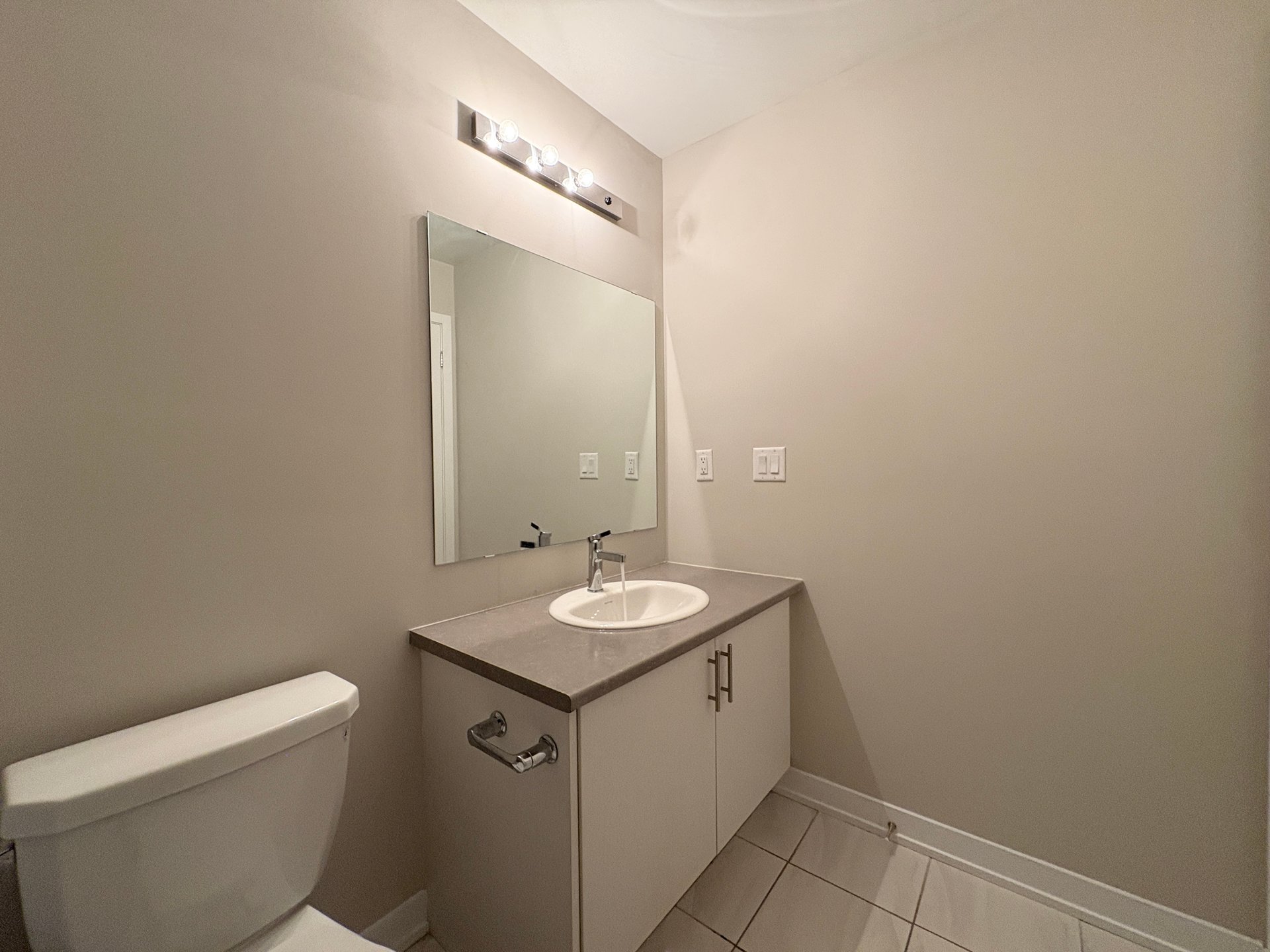 3401 Ridgeway Drive Unit: 307