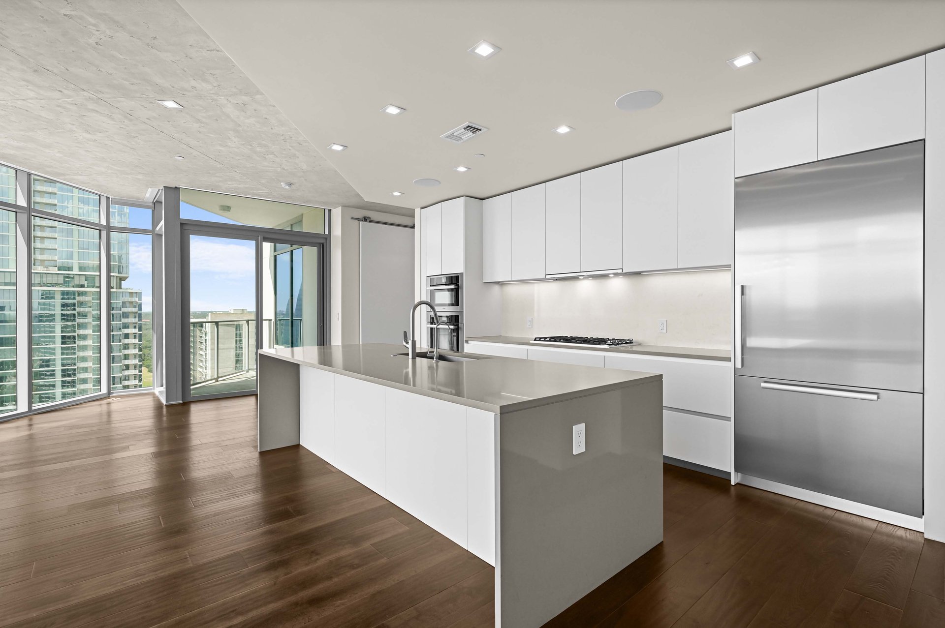 501 West Ave #3201 
