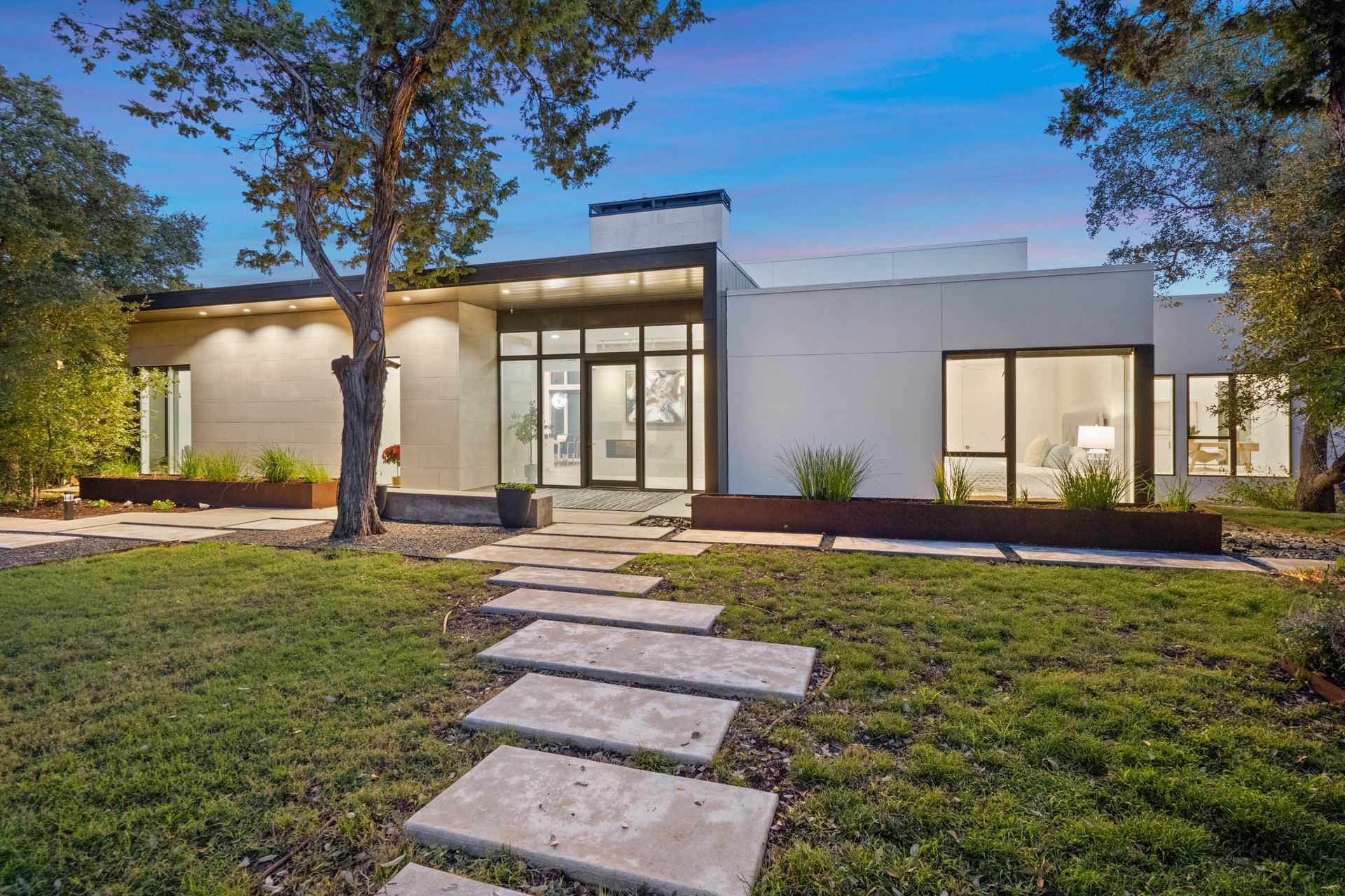 Modern Masterpiece in West Lake Hills