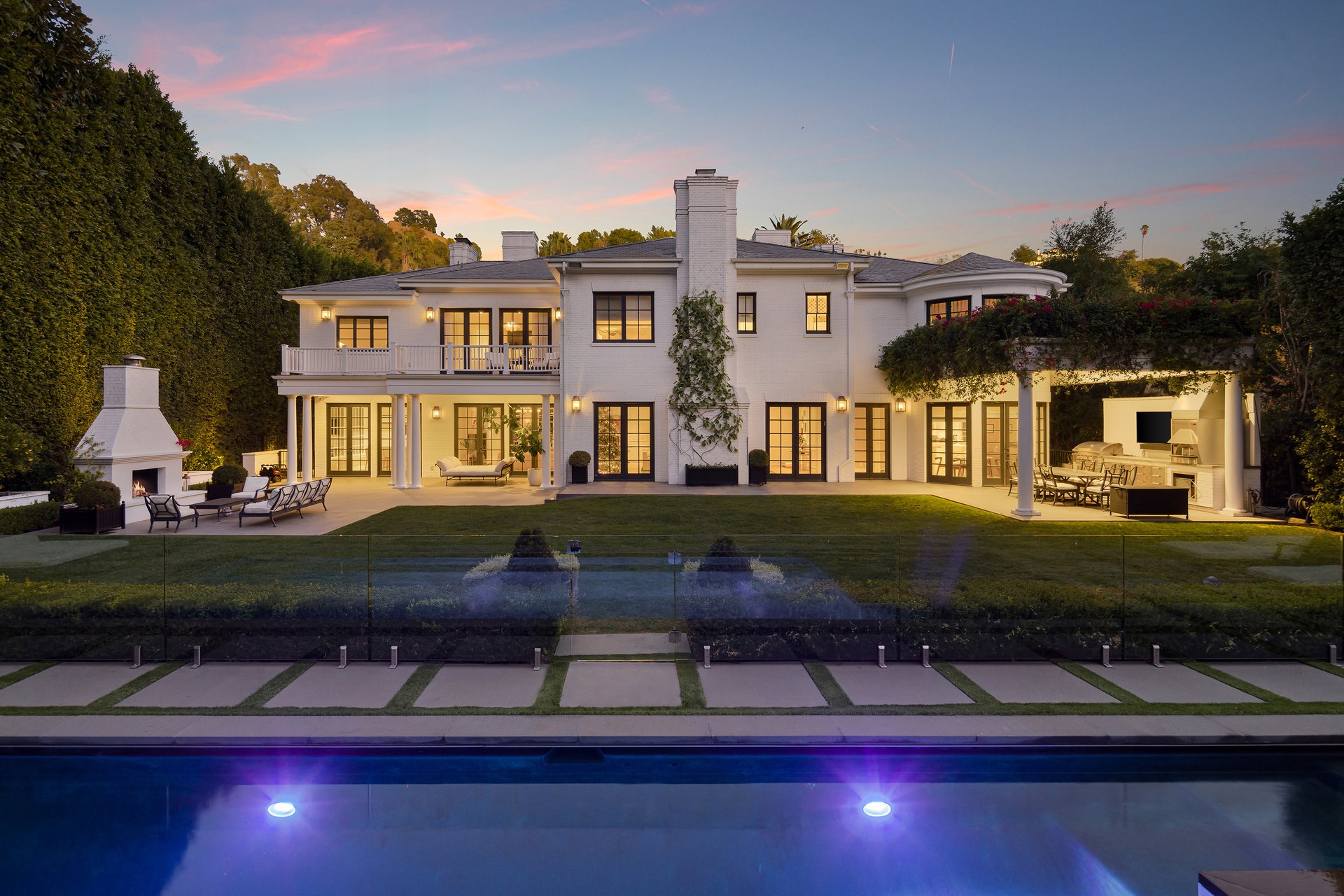 9135 Hazen Dr, Beverly Hills