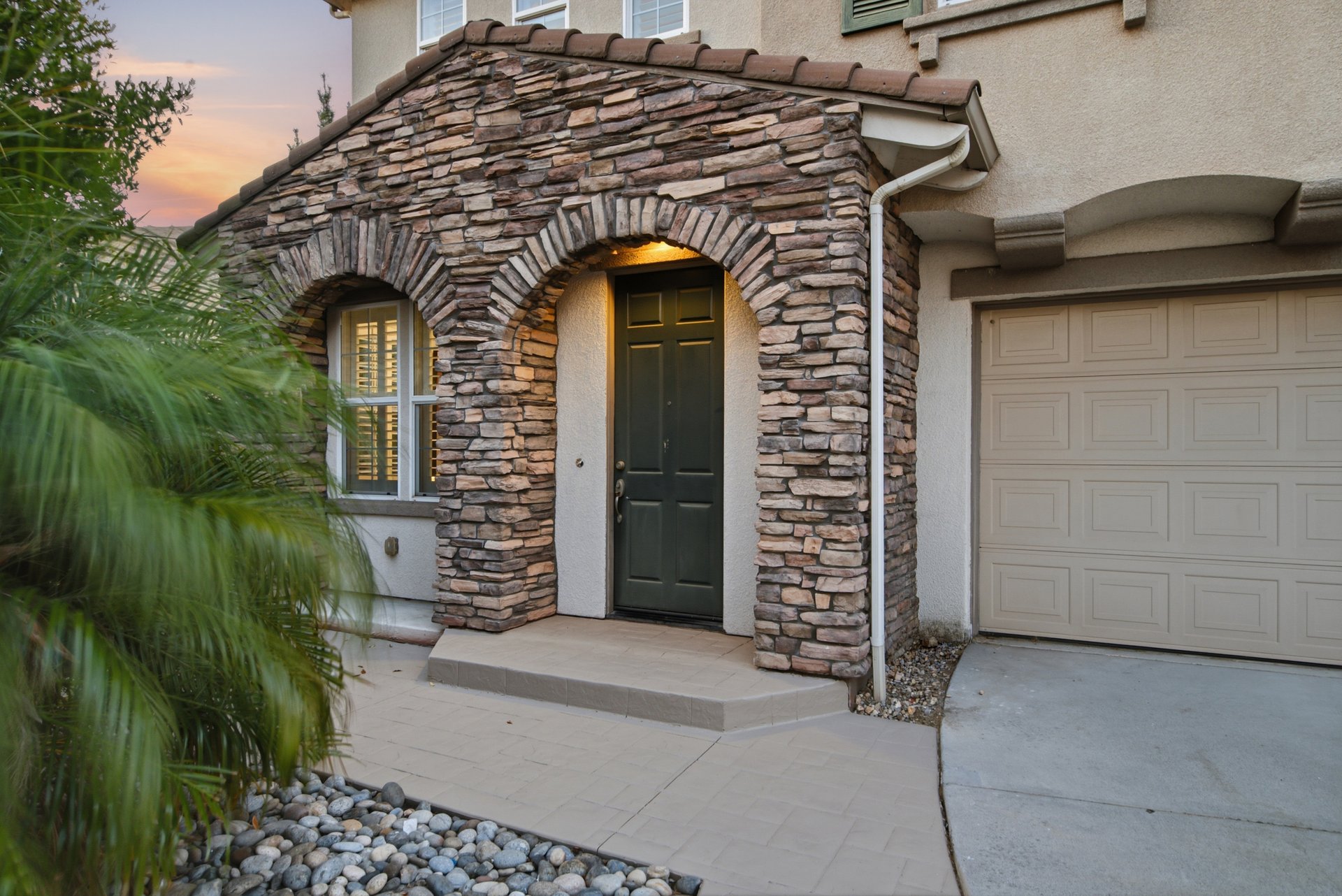375 Longhill CT
