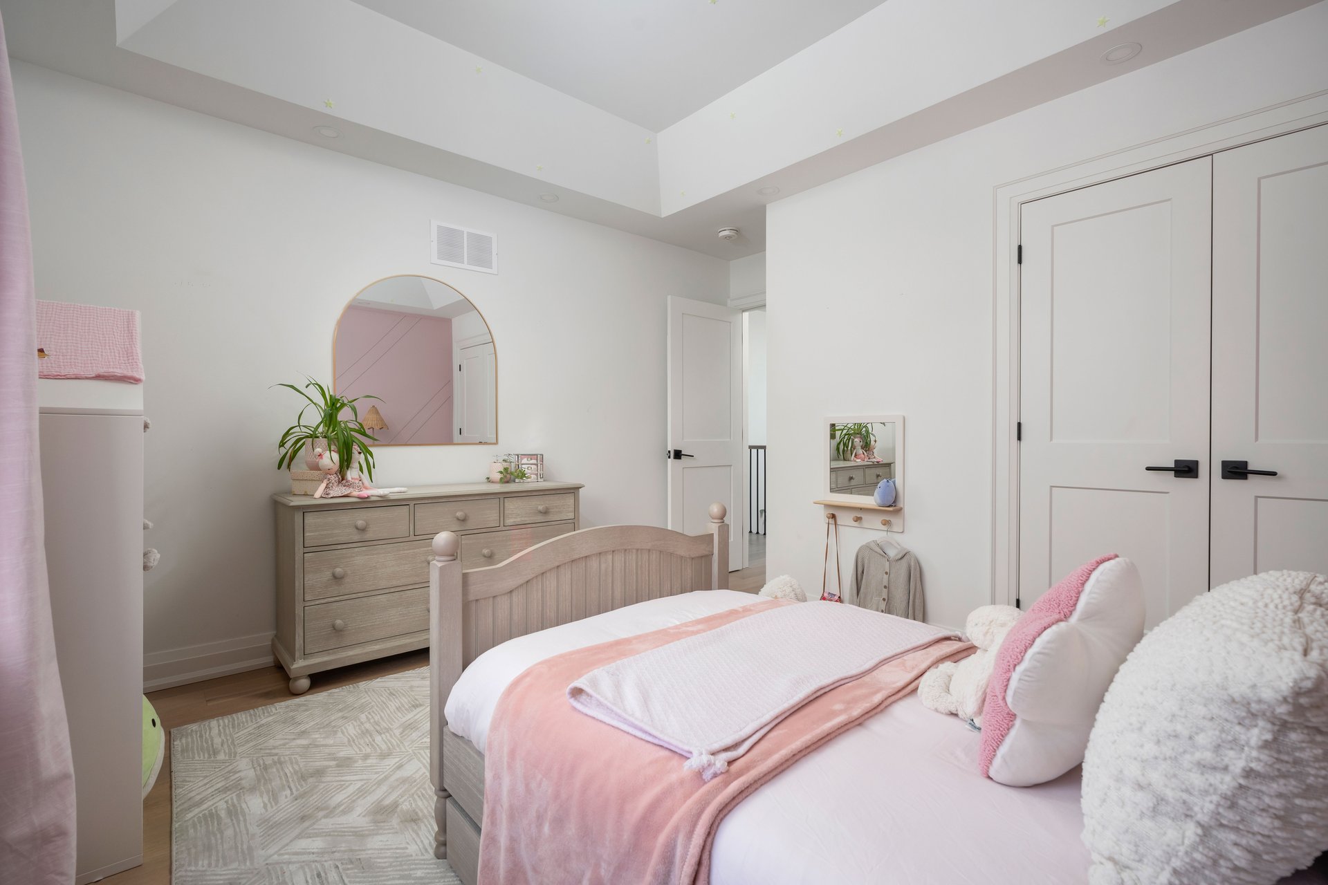 15 Marilyn Cres