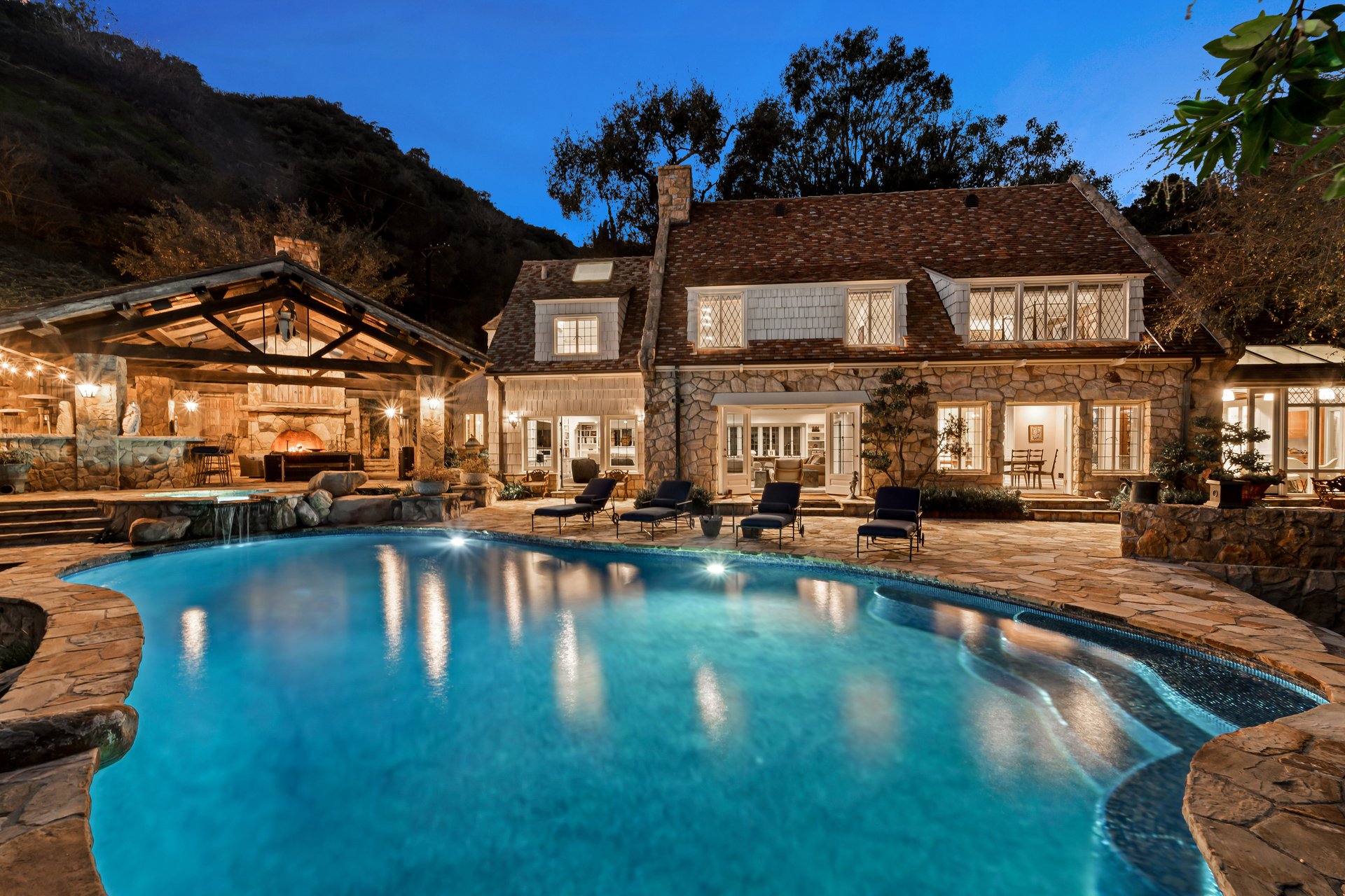 9631 Cedarbrook Dr