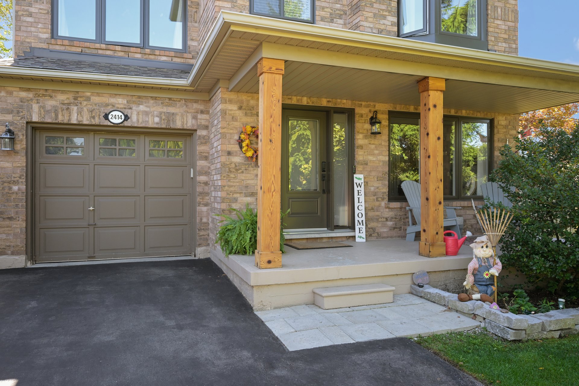 Sun-Filled Sophistication on a Rare Pie-Shaped Lot in West Oak Trails