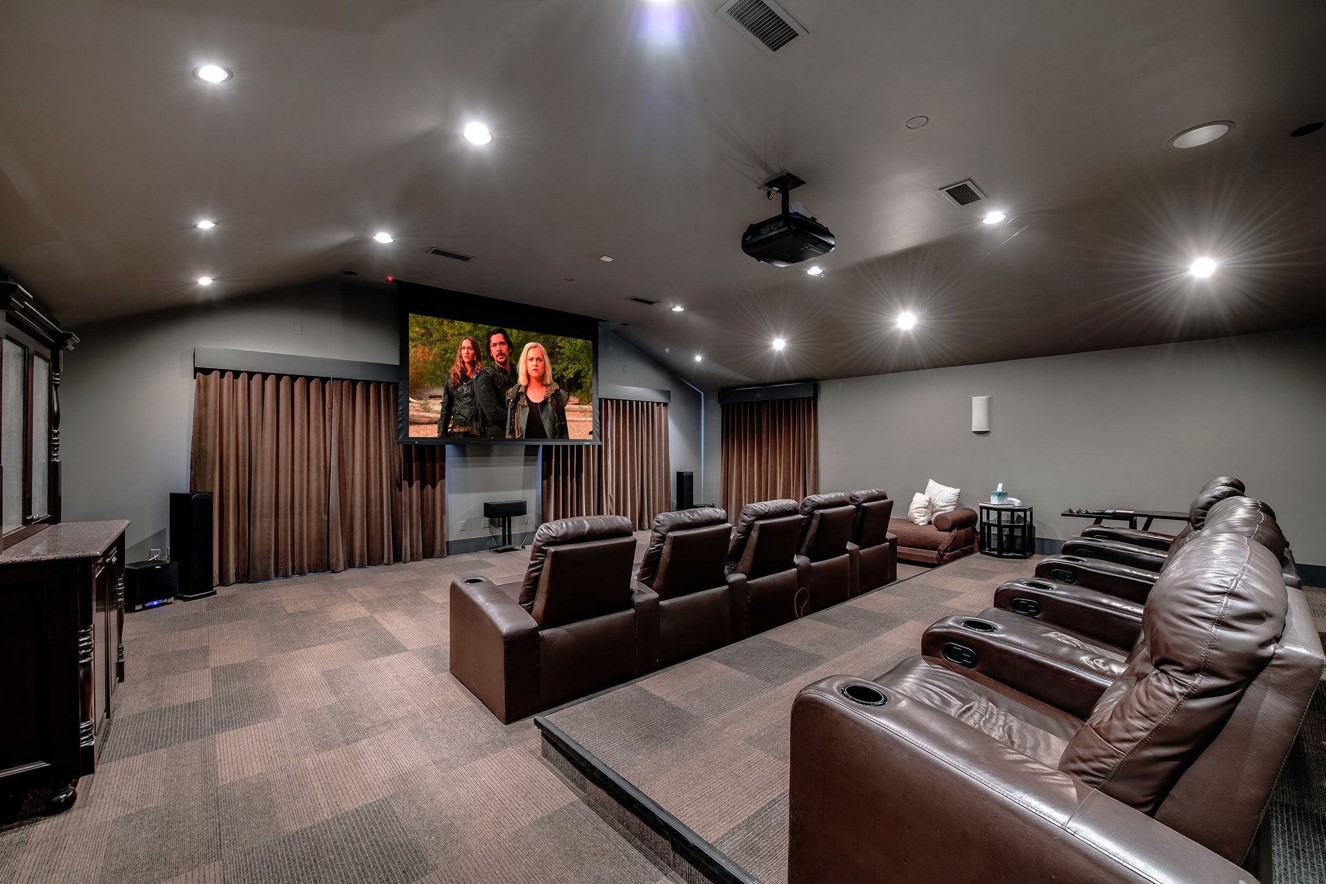 422 Parkwood Dr