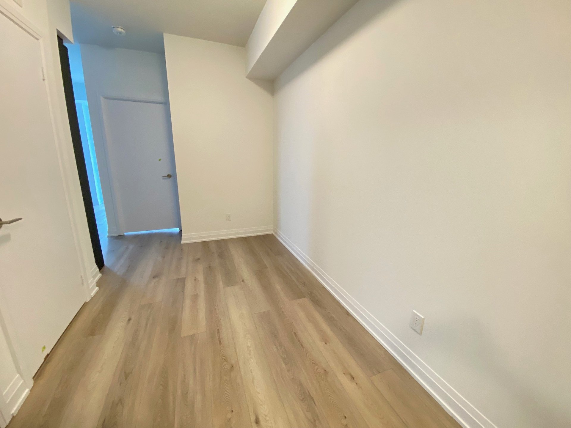 251 Manitoba Street, Toronto Unit: 2208