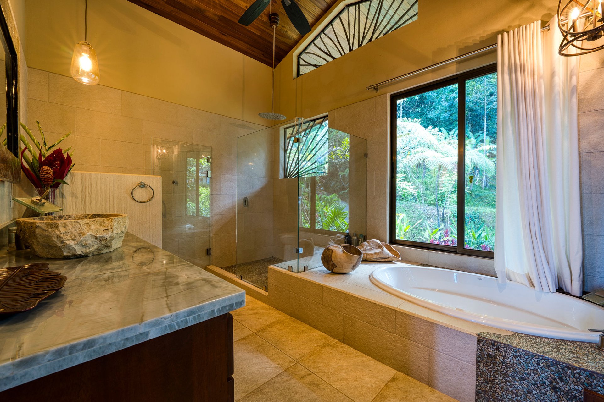 Casa Bambú – LUXURY 5 BEDROOM ESTATE WITH EXCEPTIONAL OCEAN VIEWS