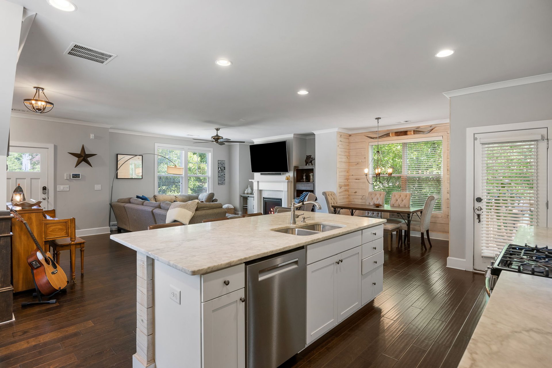 2136 Oak Knob Drive, Decatur, Georgia 30032