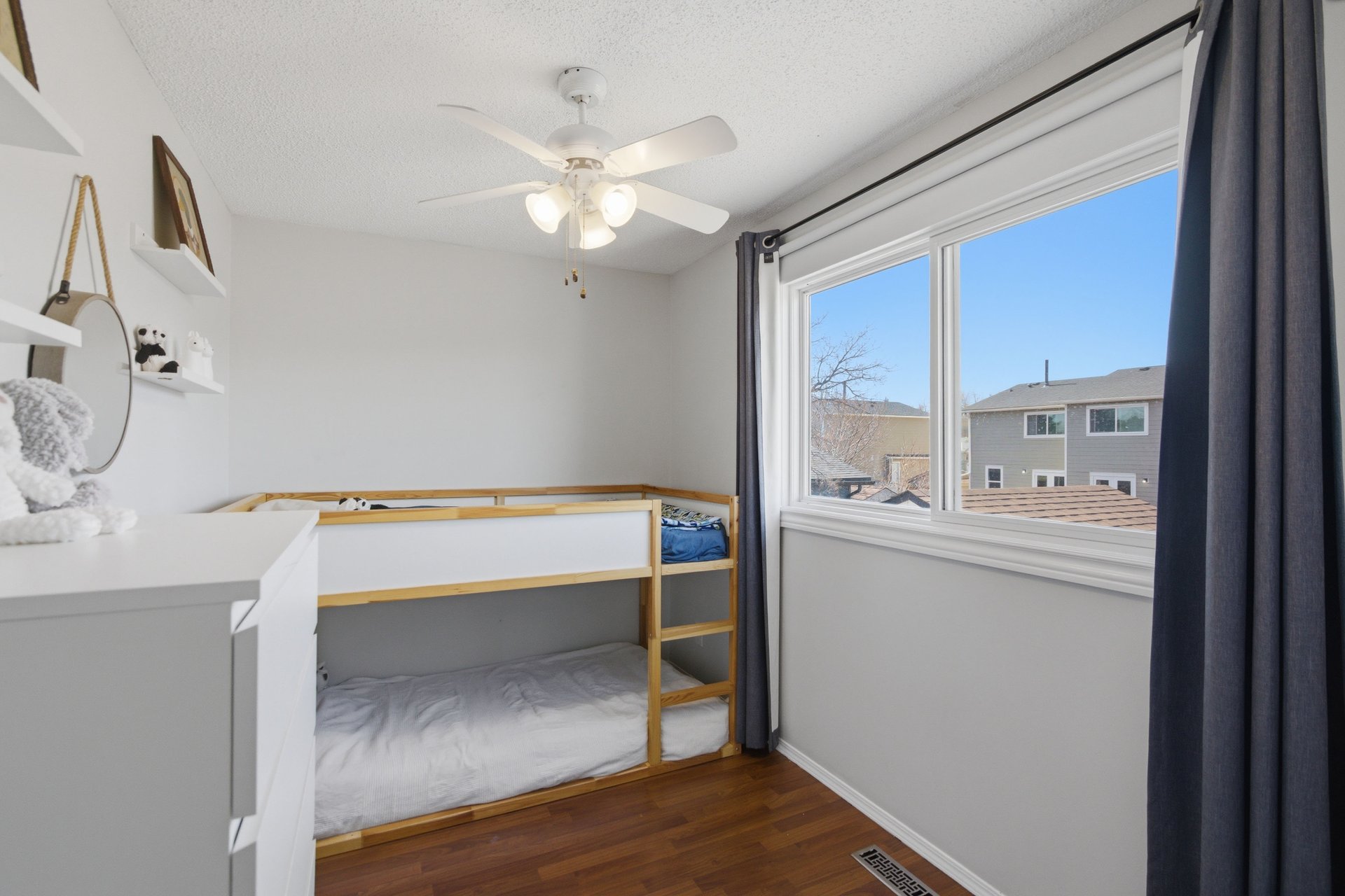 559 Deerpath Court SE