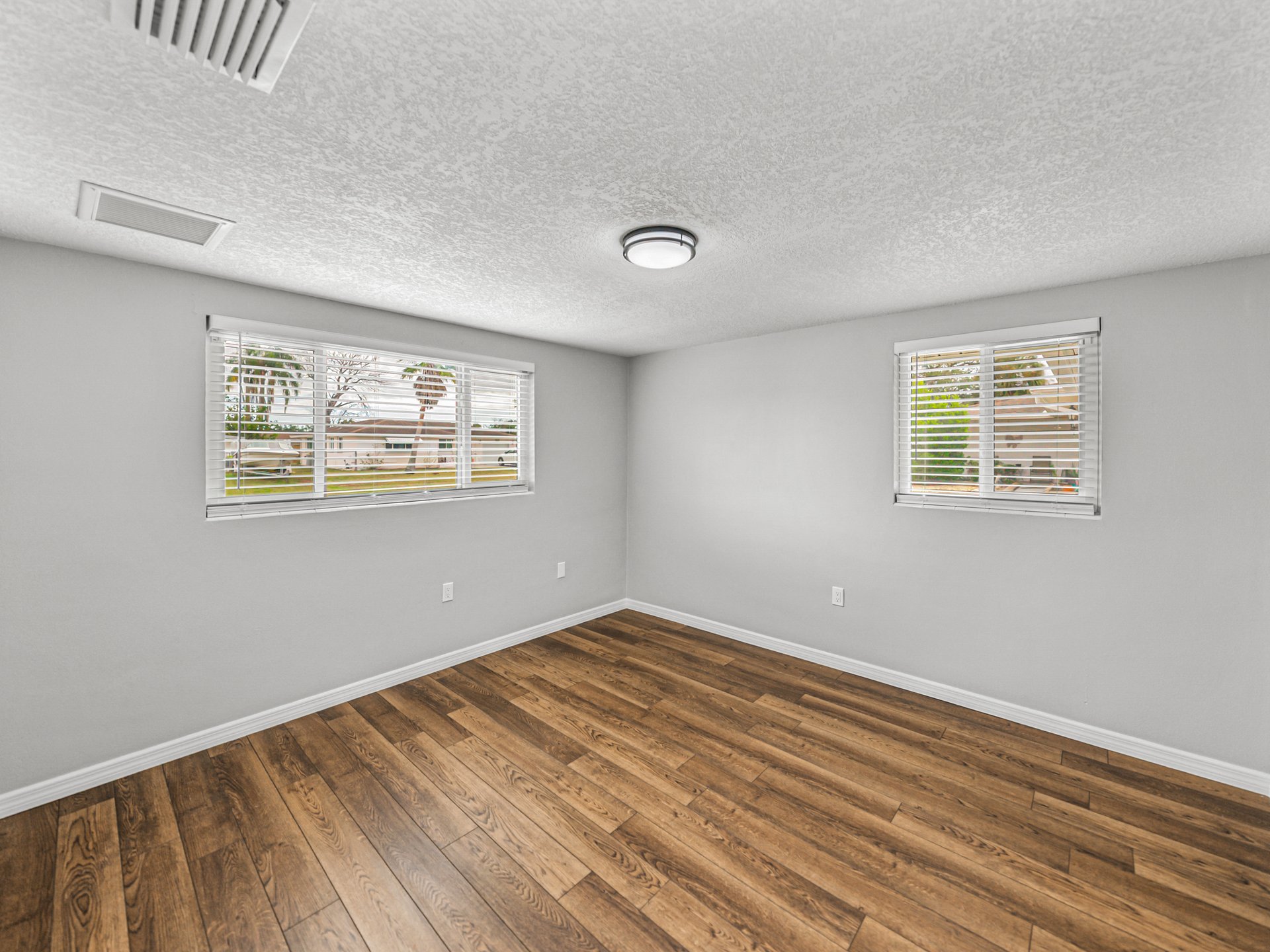 7824 LOTUS DR