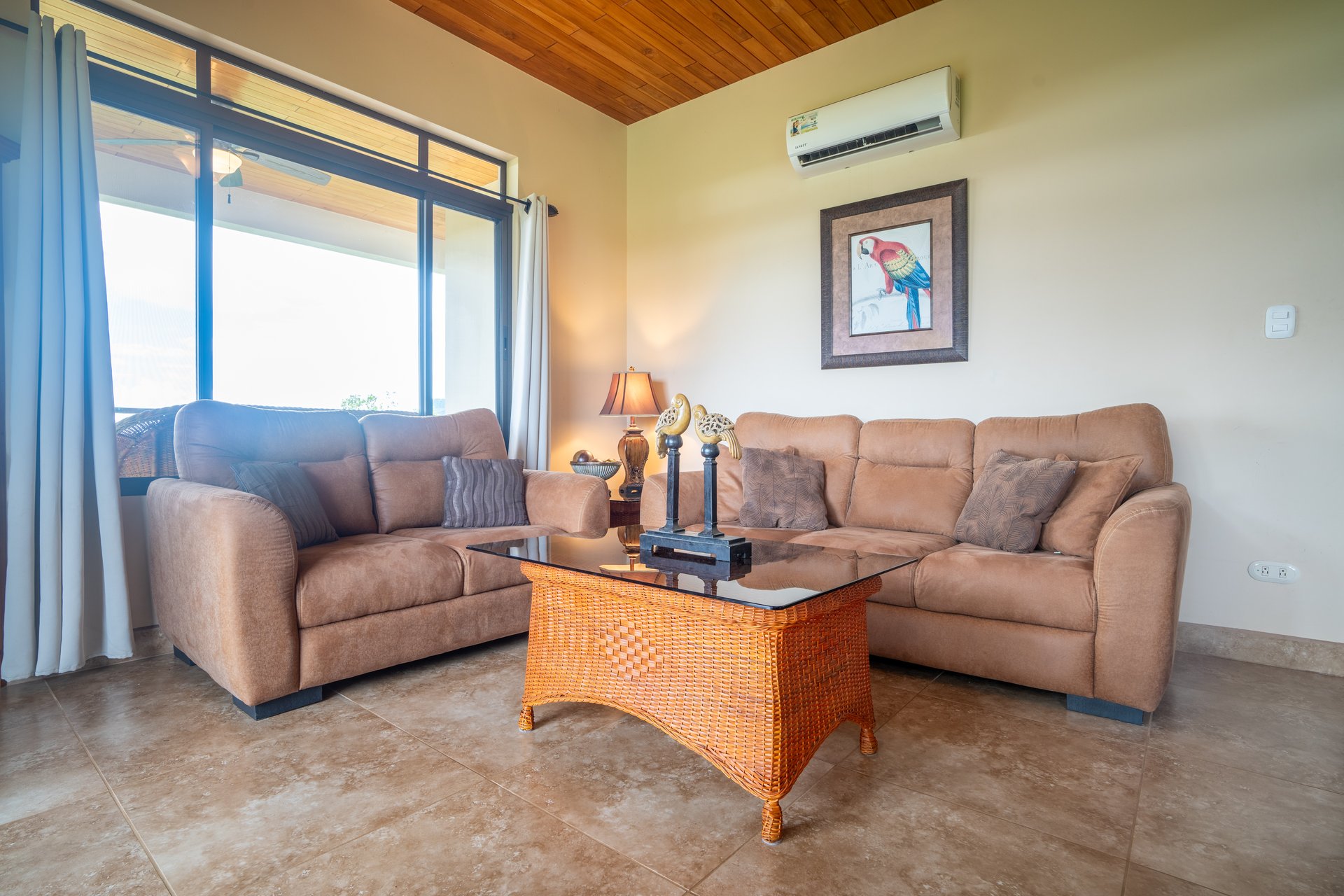 OSA Golf -  2 bed 2 bath Penthouse Condo! With Golf Membership
