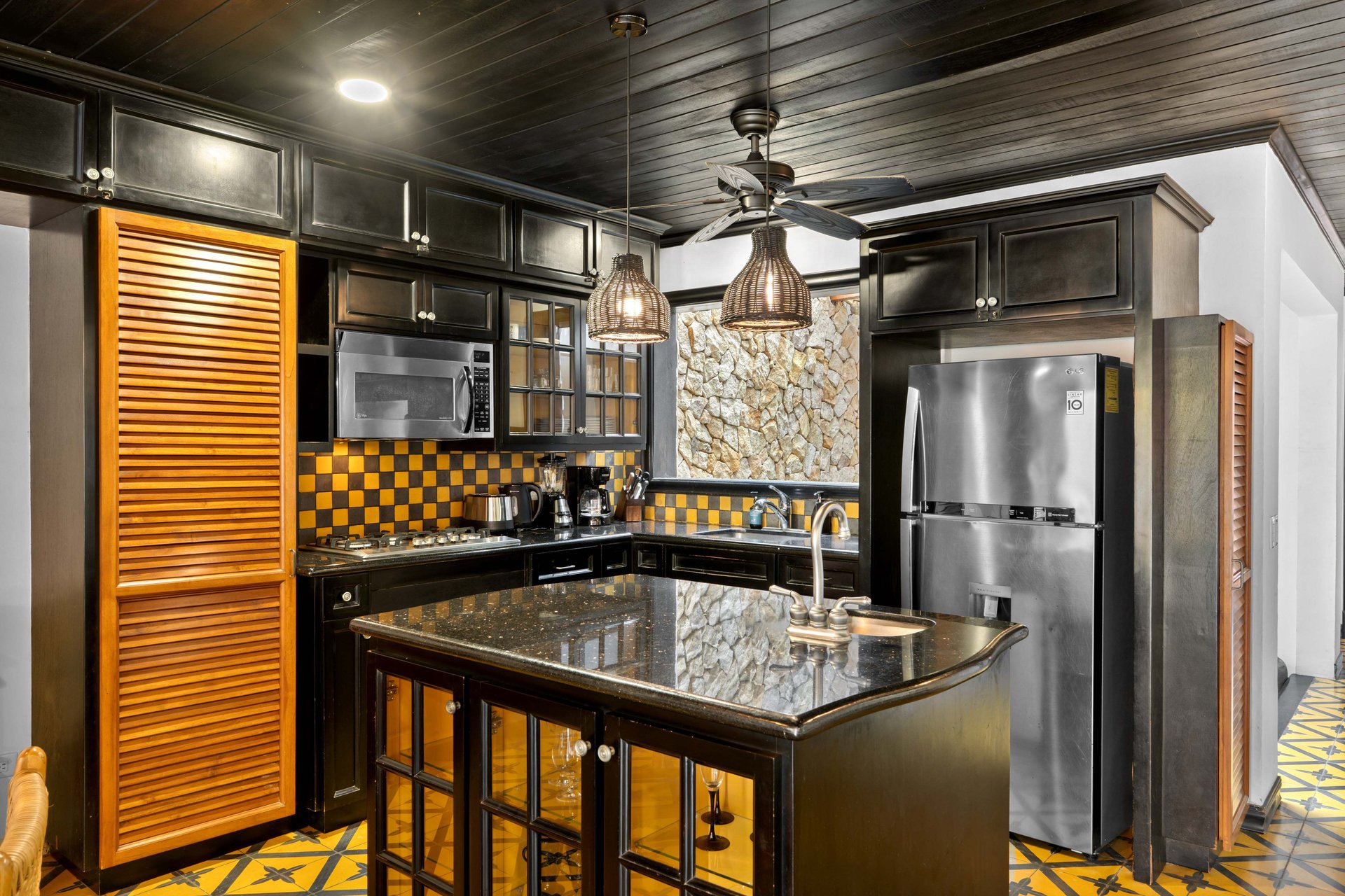 Villa Cerca del Mar 5 | Beach House in Highly Coveted and Intimate Development in Tamarindo/Langosta