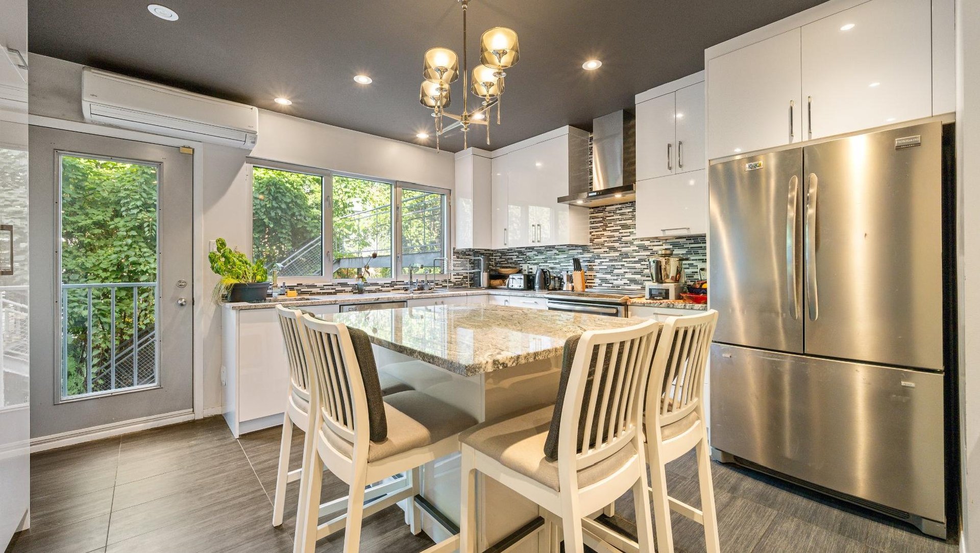 Outremont | Townhouse with two rooftop terraces
