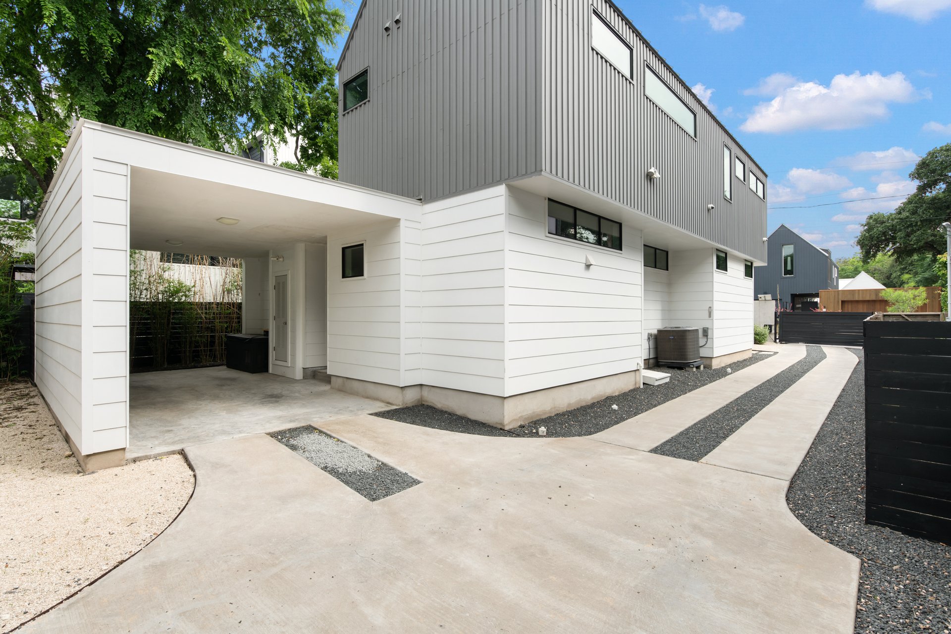 404 W Milton