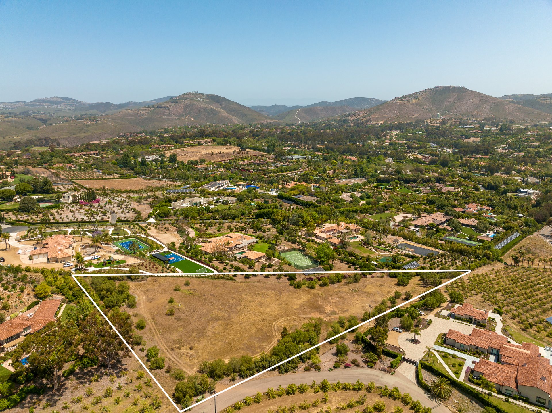 Expansive Lot in the Covenant