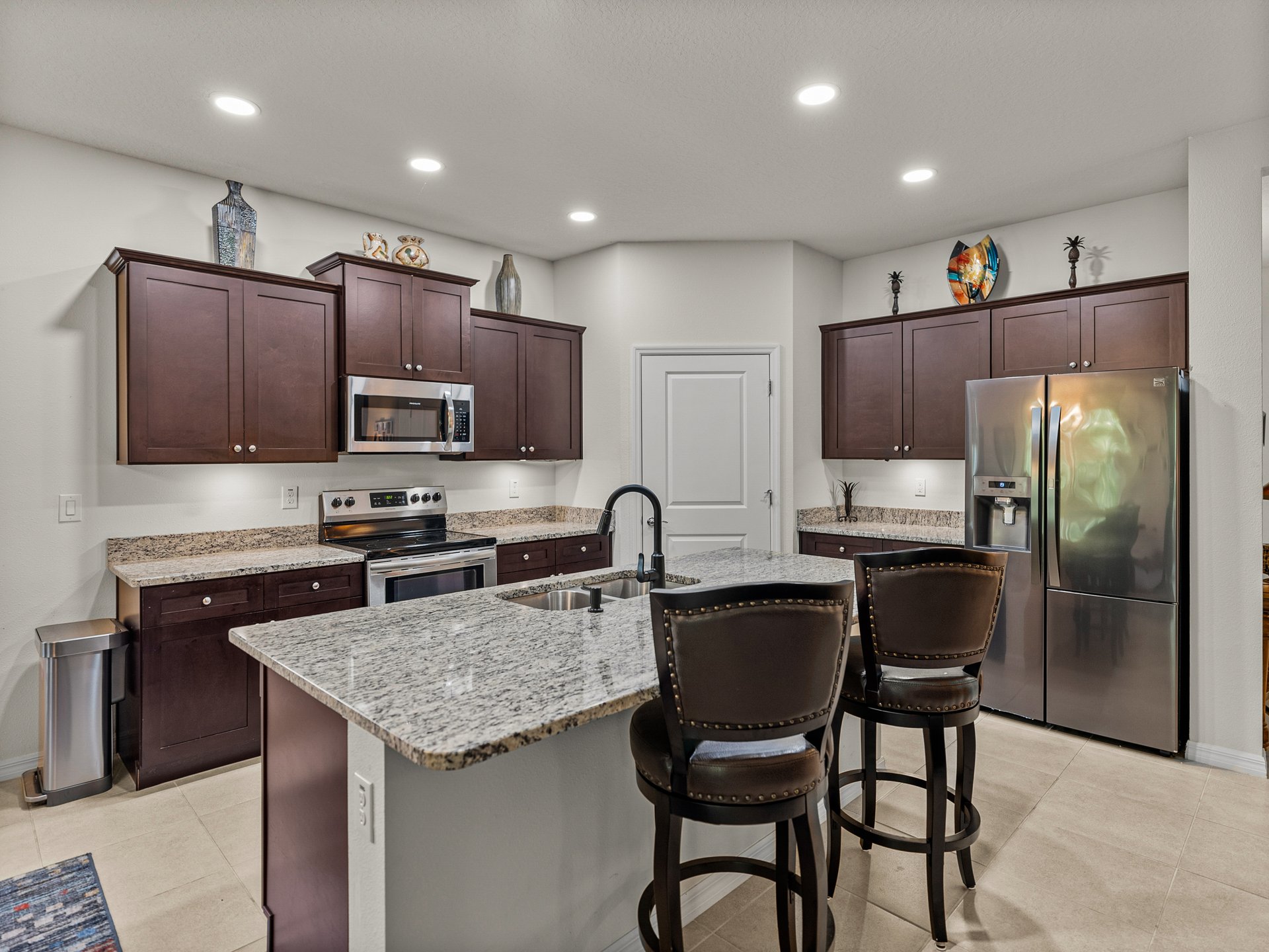 12669 EASTPOINTE DR