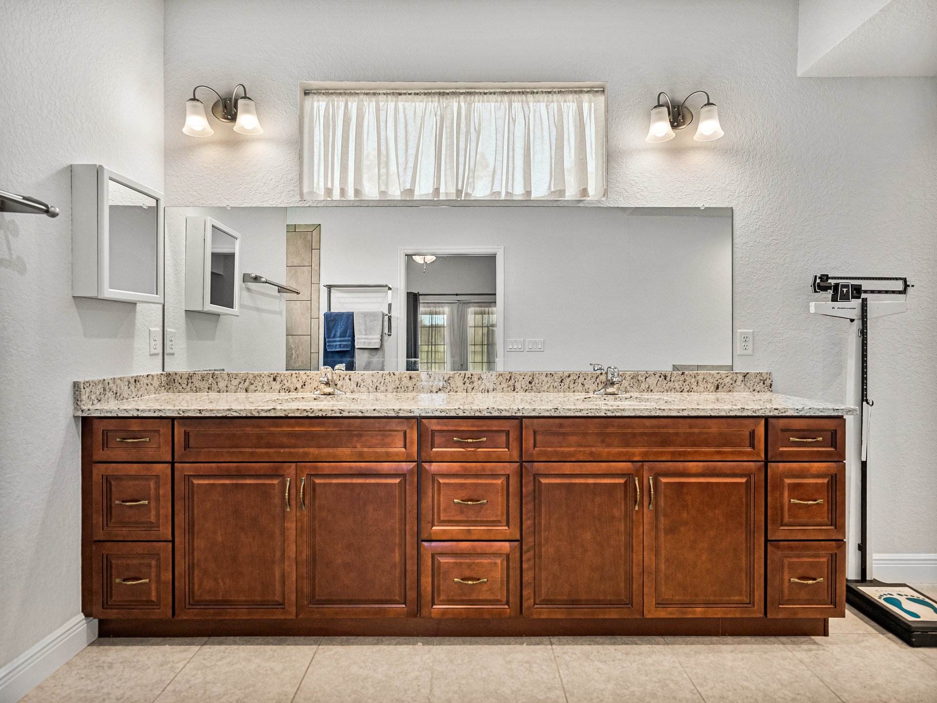 17703 COUNTRY SQUIRE LN
