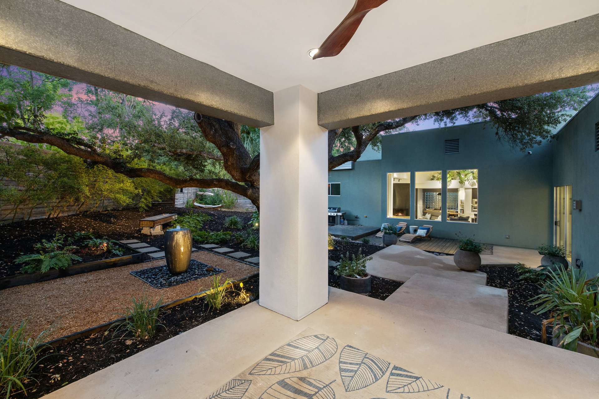 2700 De Soto DR