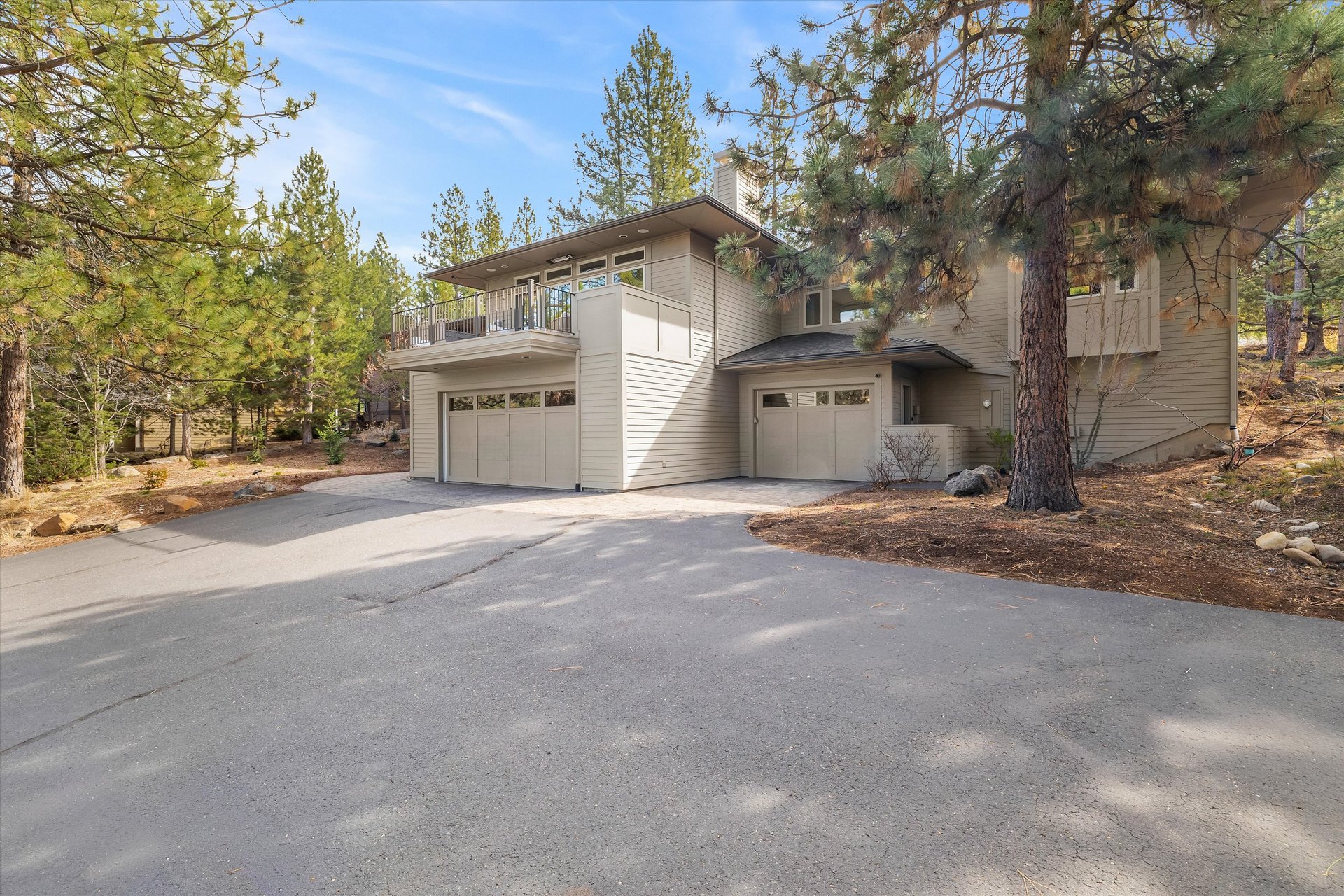 2589 NW Champion Circle