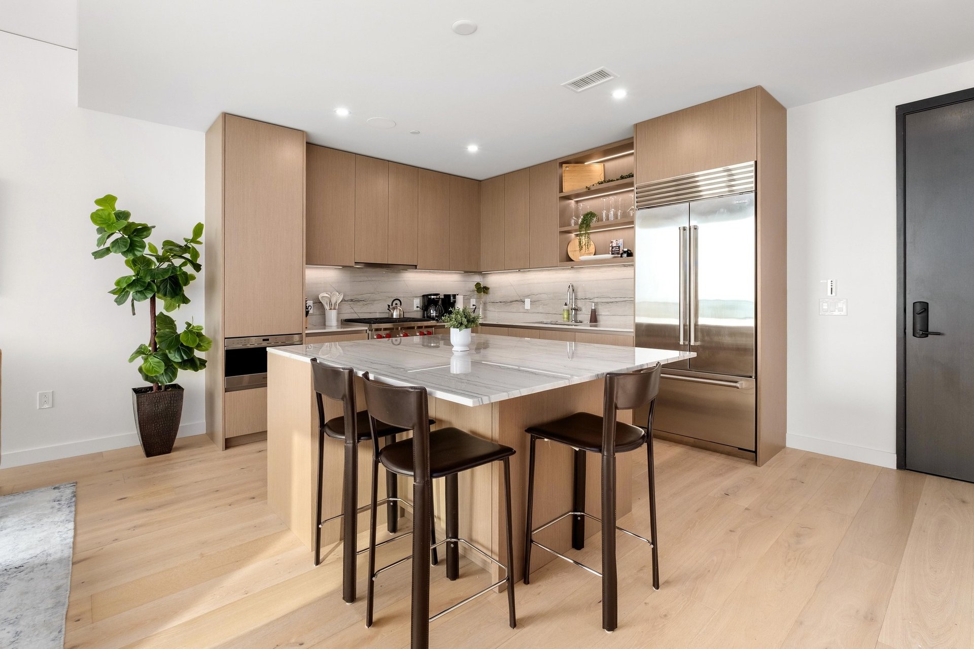 610 Davis Street #3902