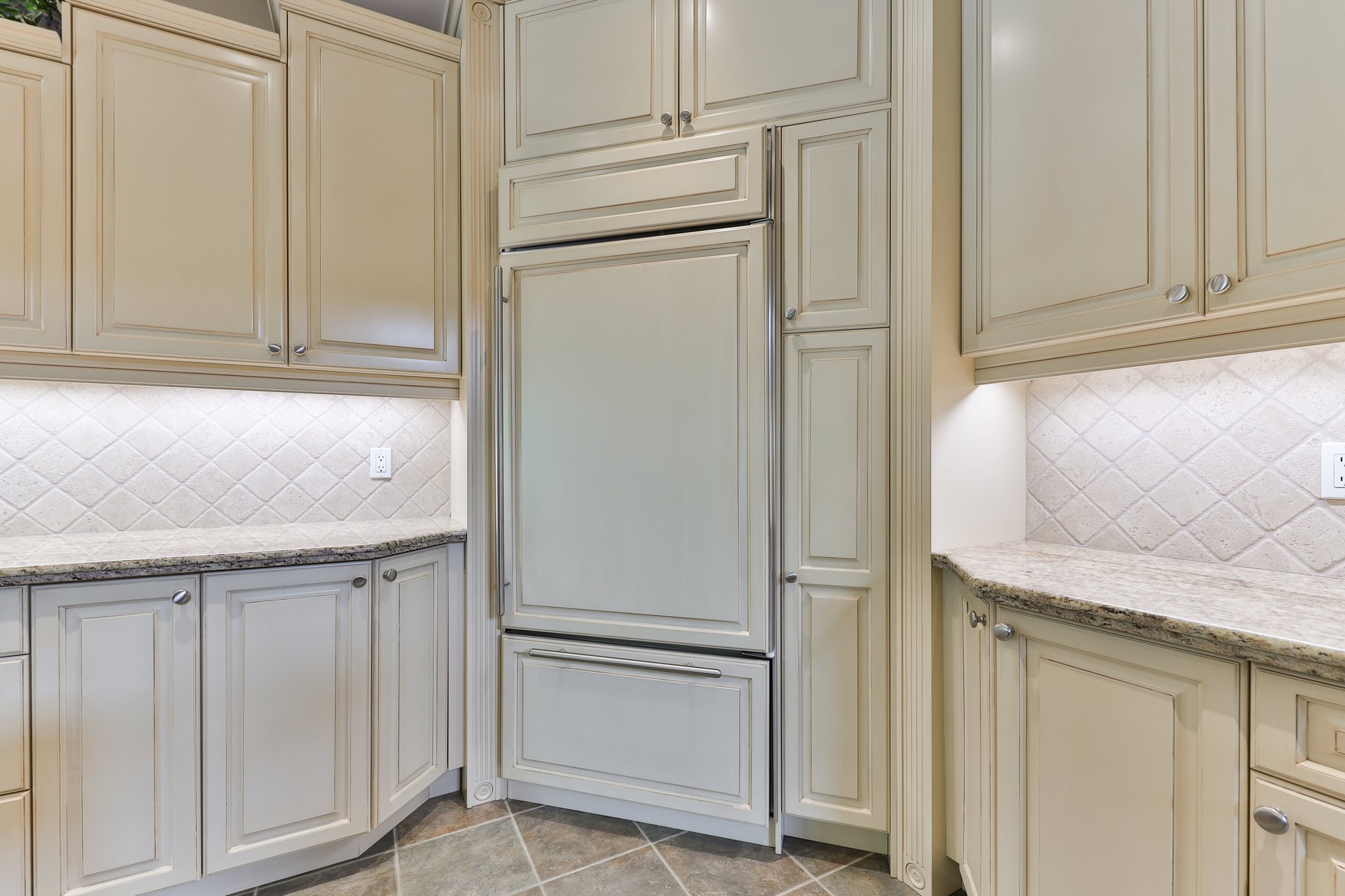 3105 Lakeshore Road, Burlington