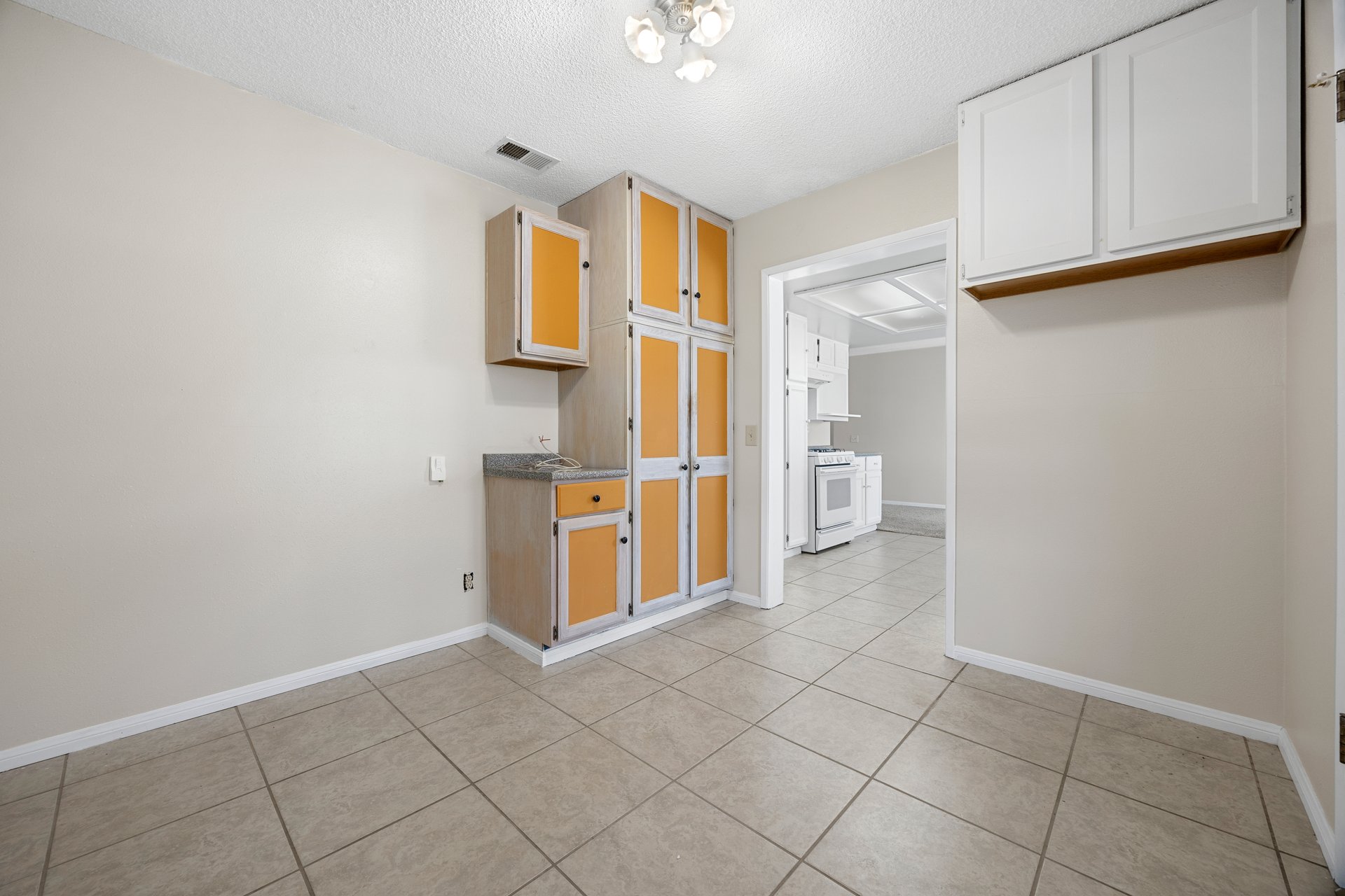 Charming Cul-de-Sac Home in East Golden Hills – 21941 Fig Court