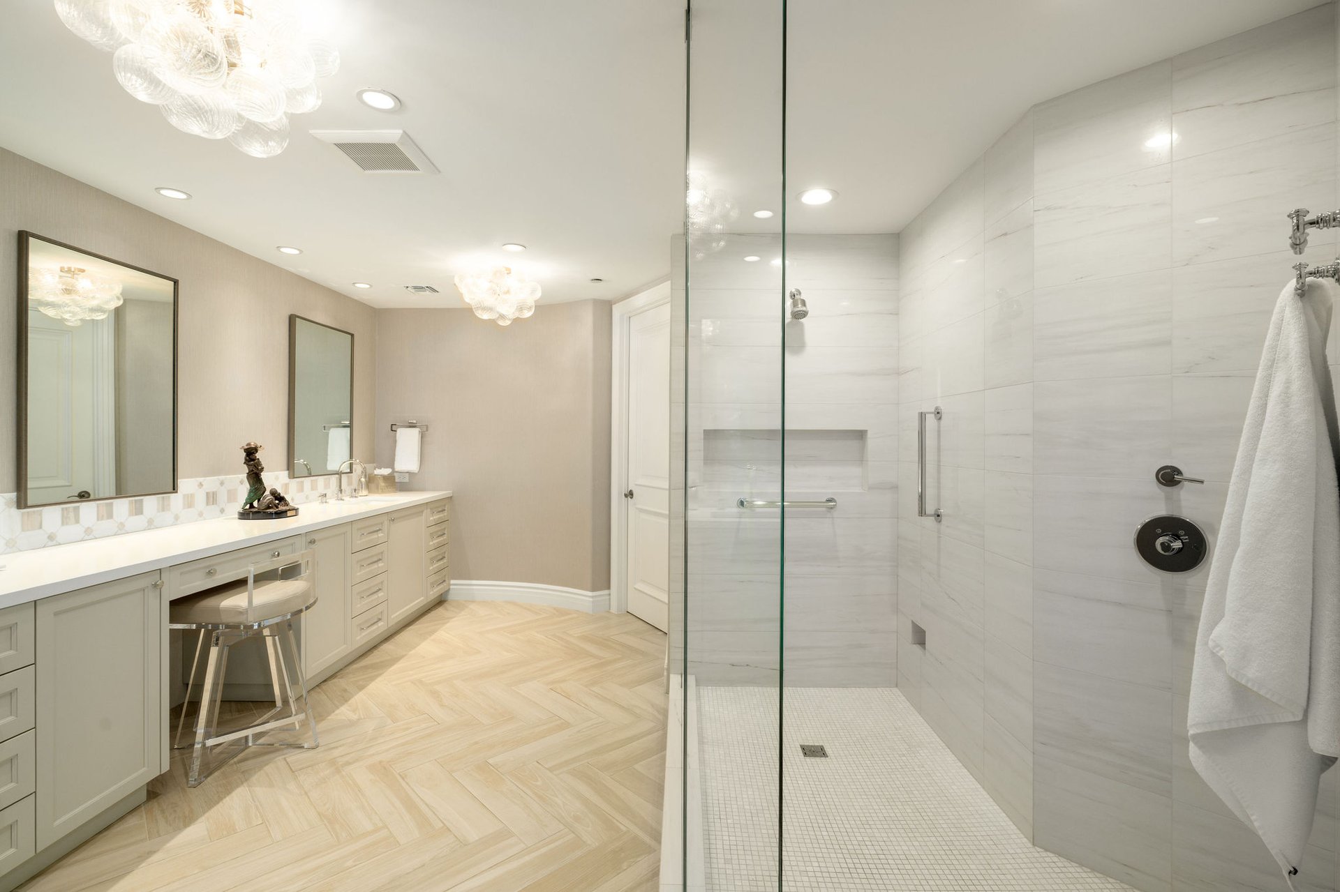 7175 E CAMELBACK Road, 301
