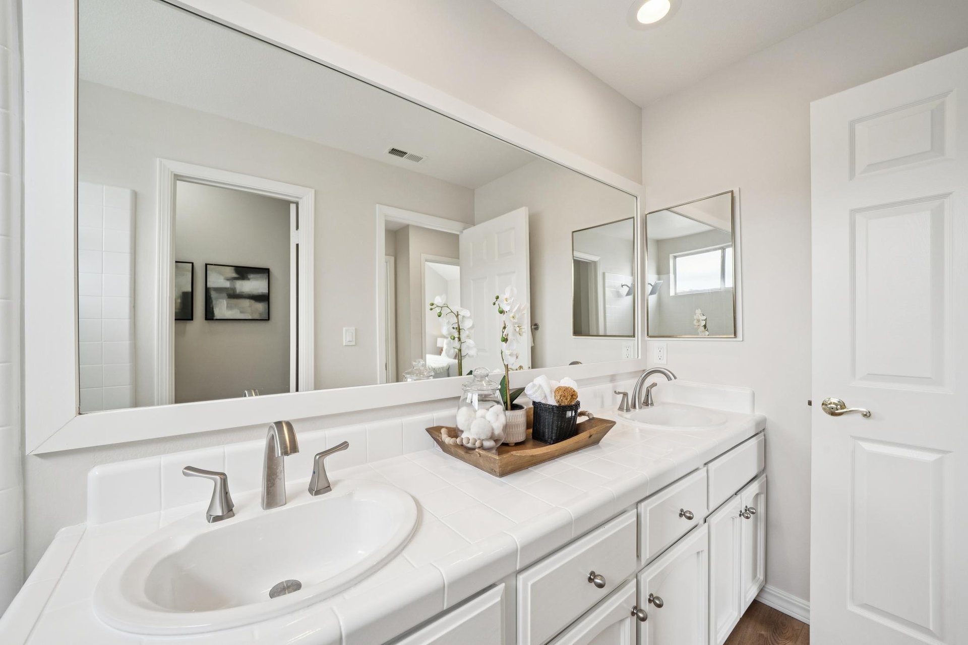 5075 Monaco Dr.