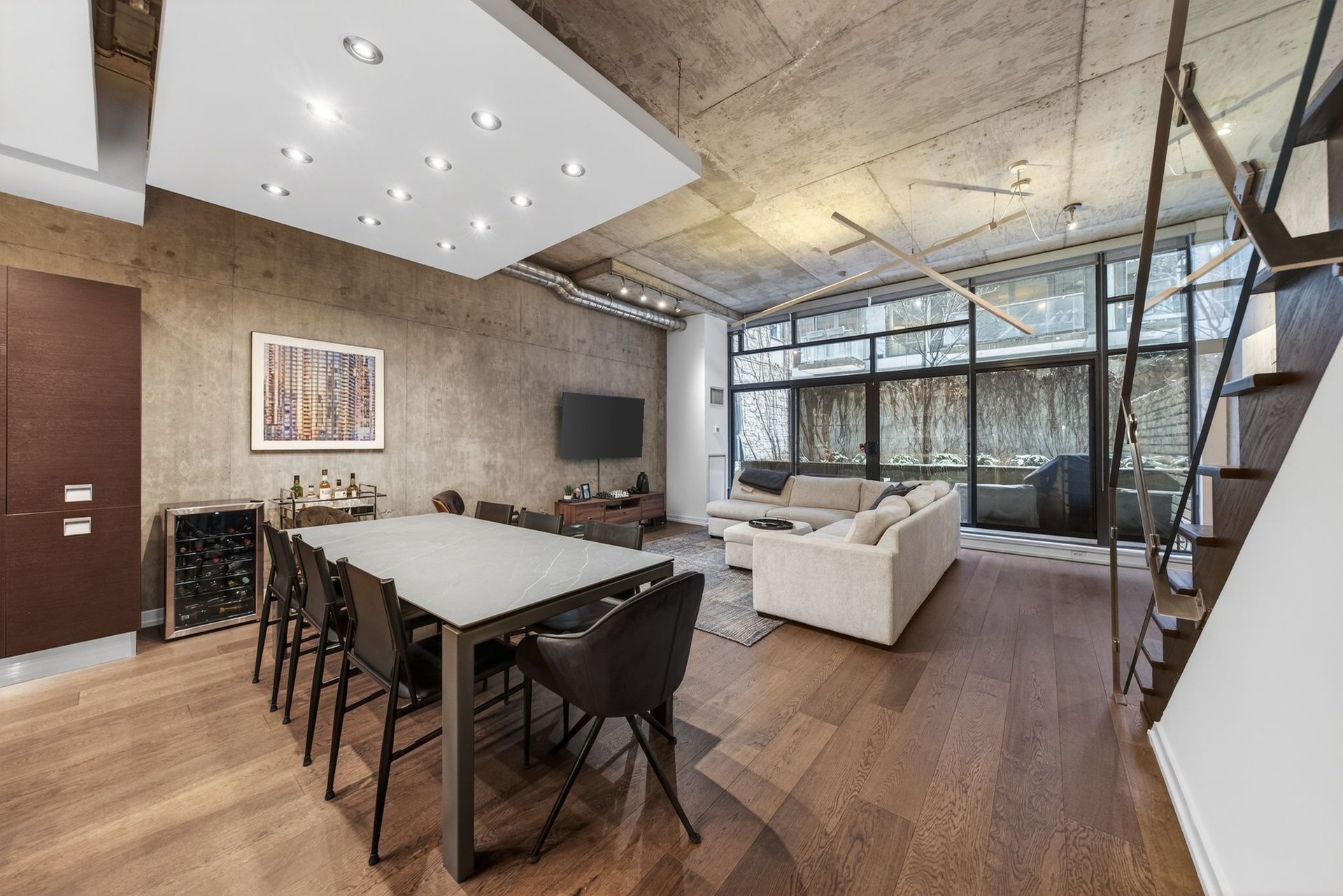  SOLD: In The Heart Of Vibrant King West