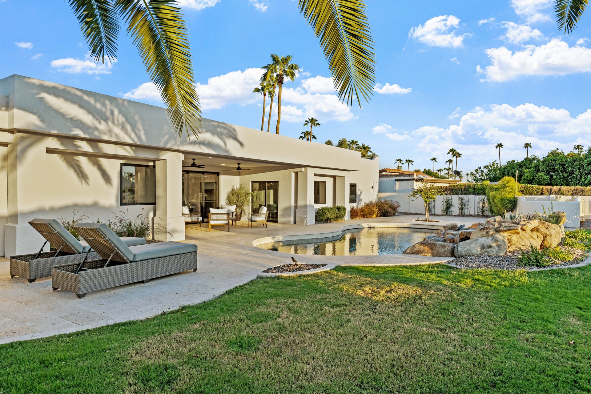 8436 N VIA LINDA