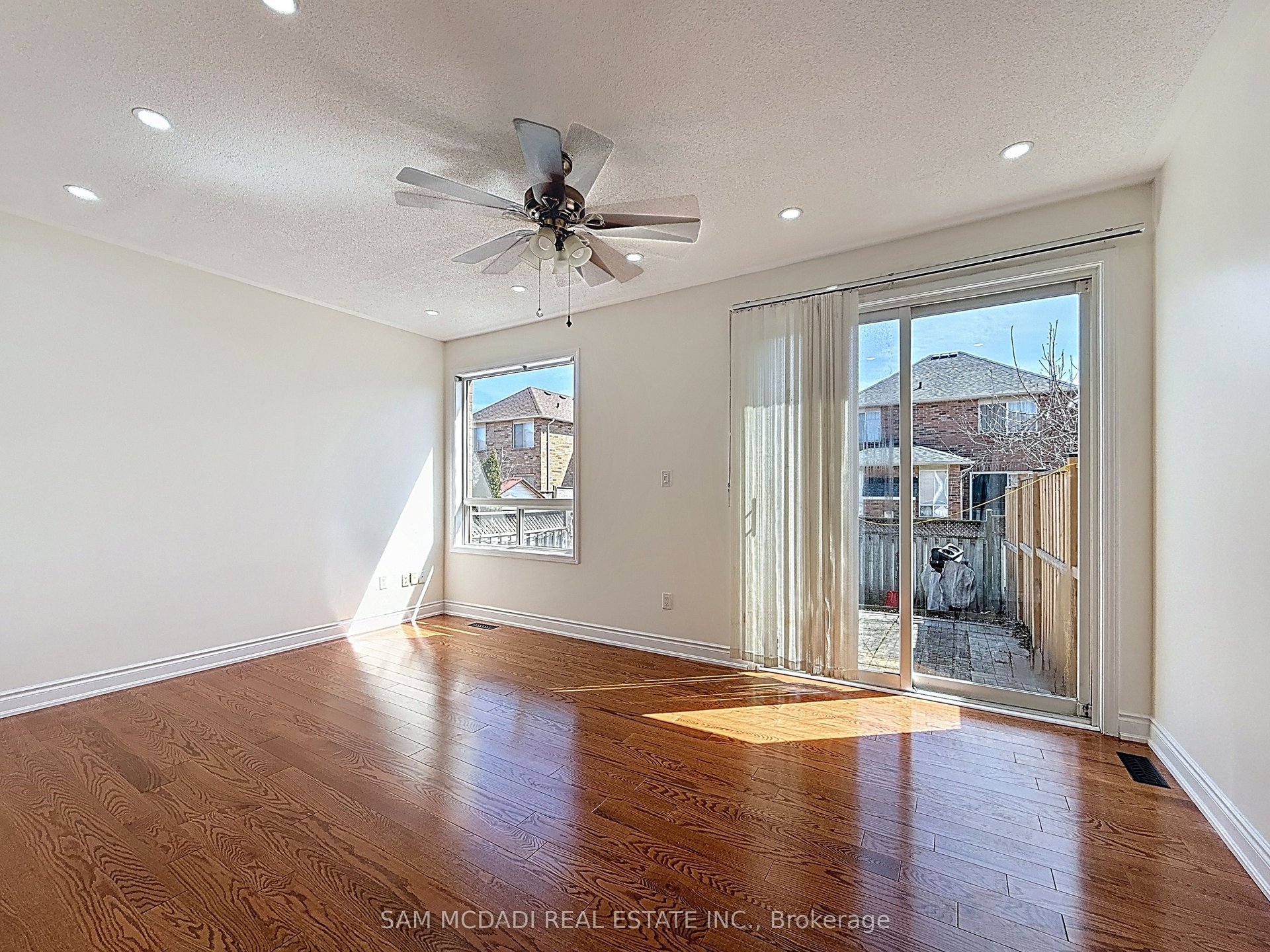 1354 Weir Chase 